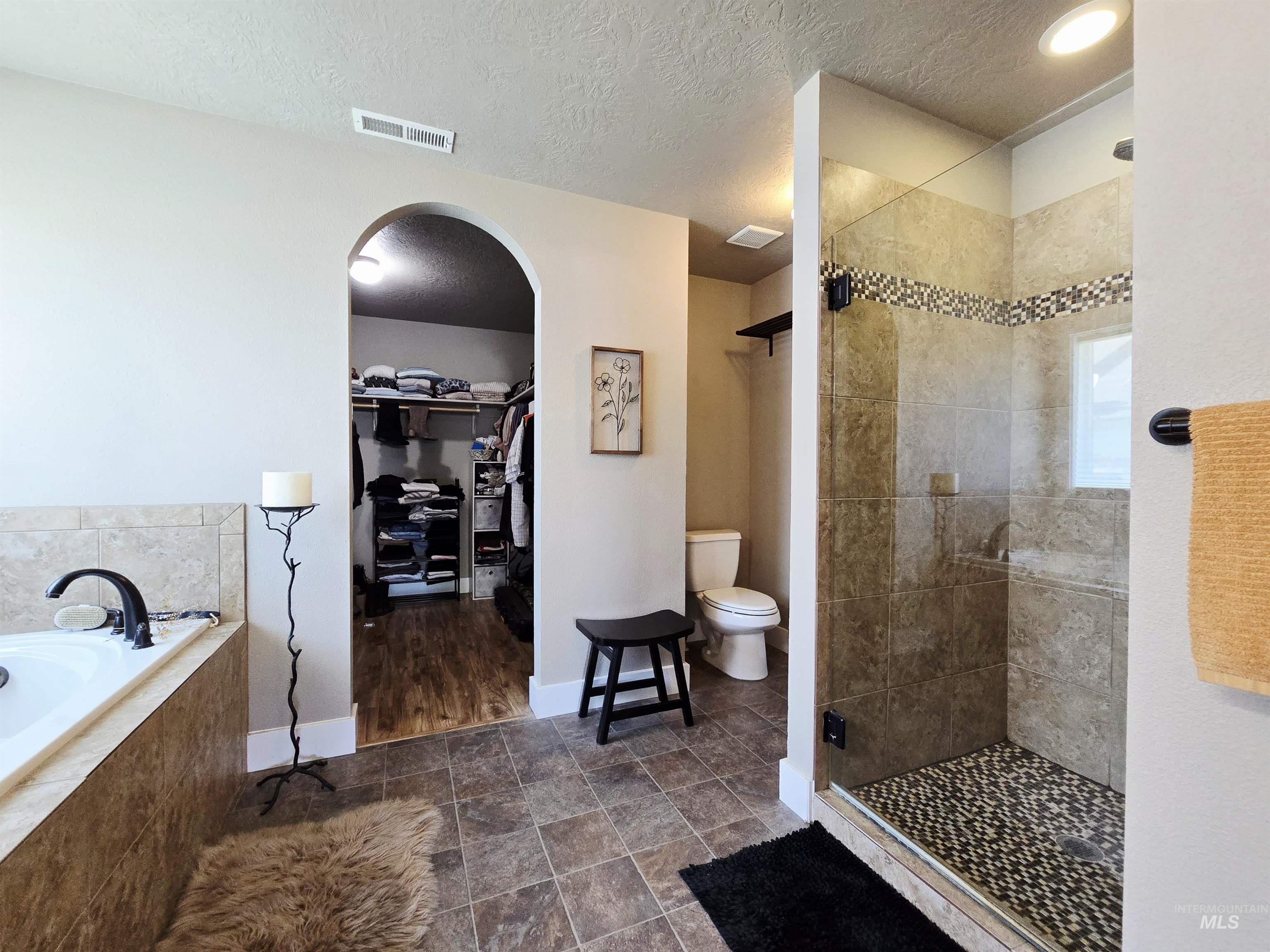 4447 N Weston Ave Property Photo 15