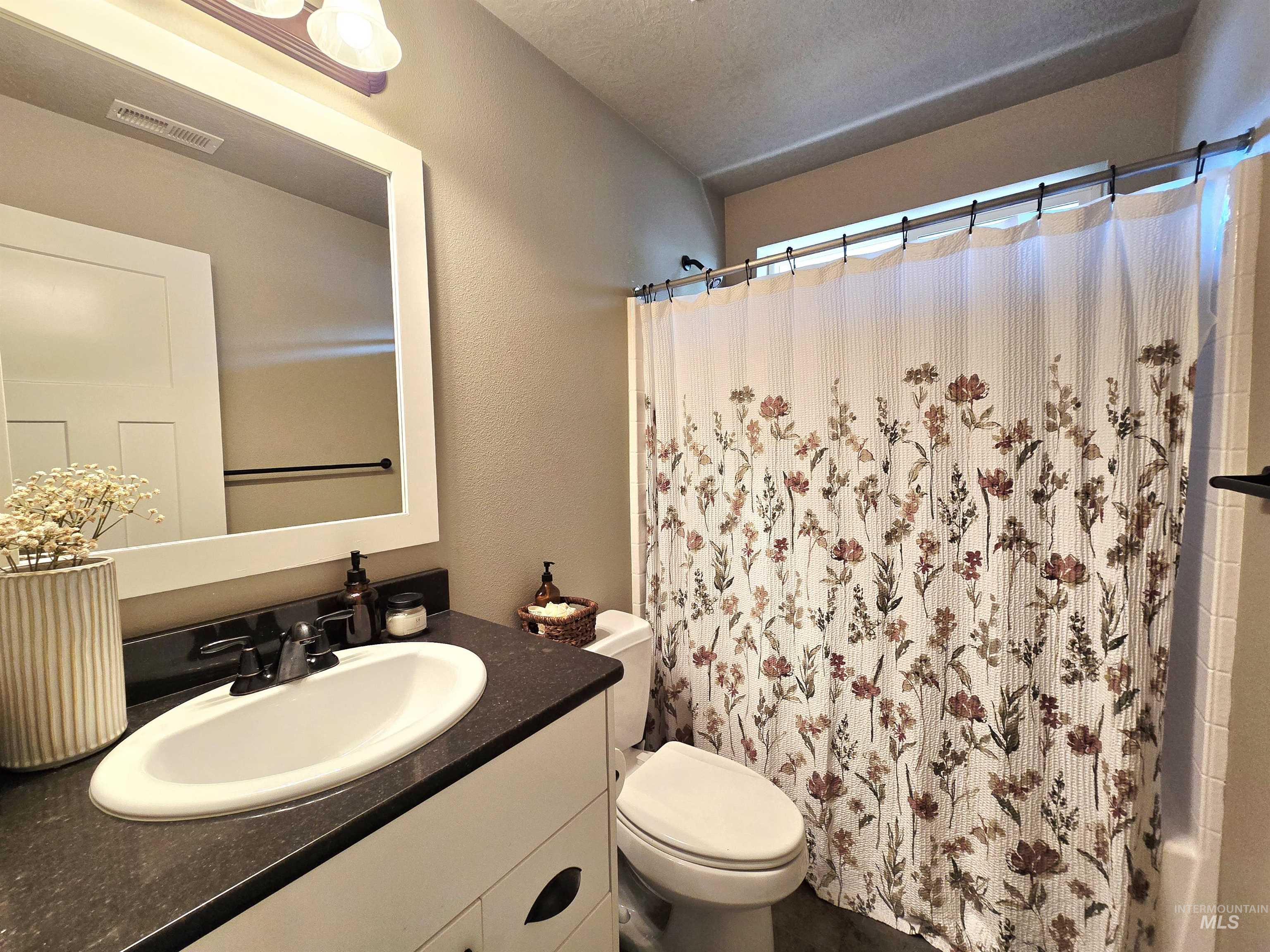 4447 N Weston Ave Property Photo 19