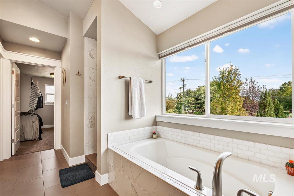 25 W Heston Dr Property Photo 16