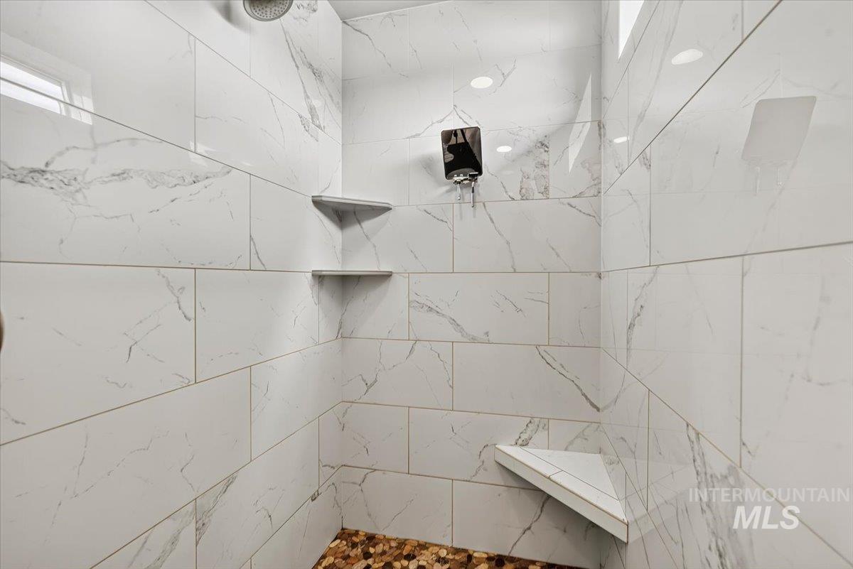 25 W Heston Dr Property Photo 17