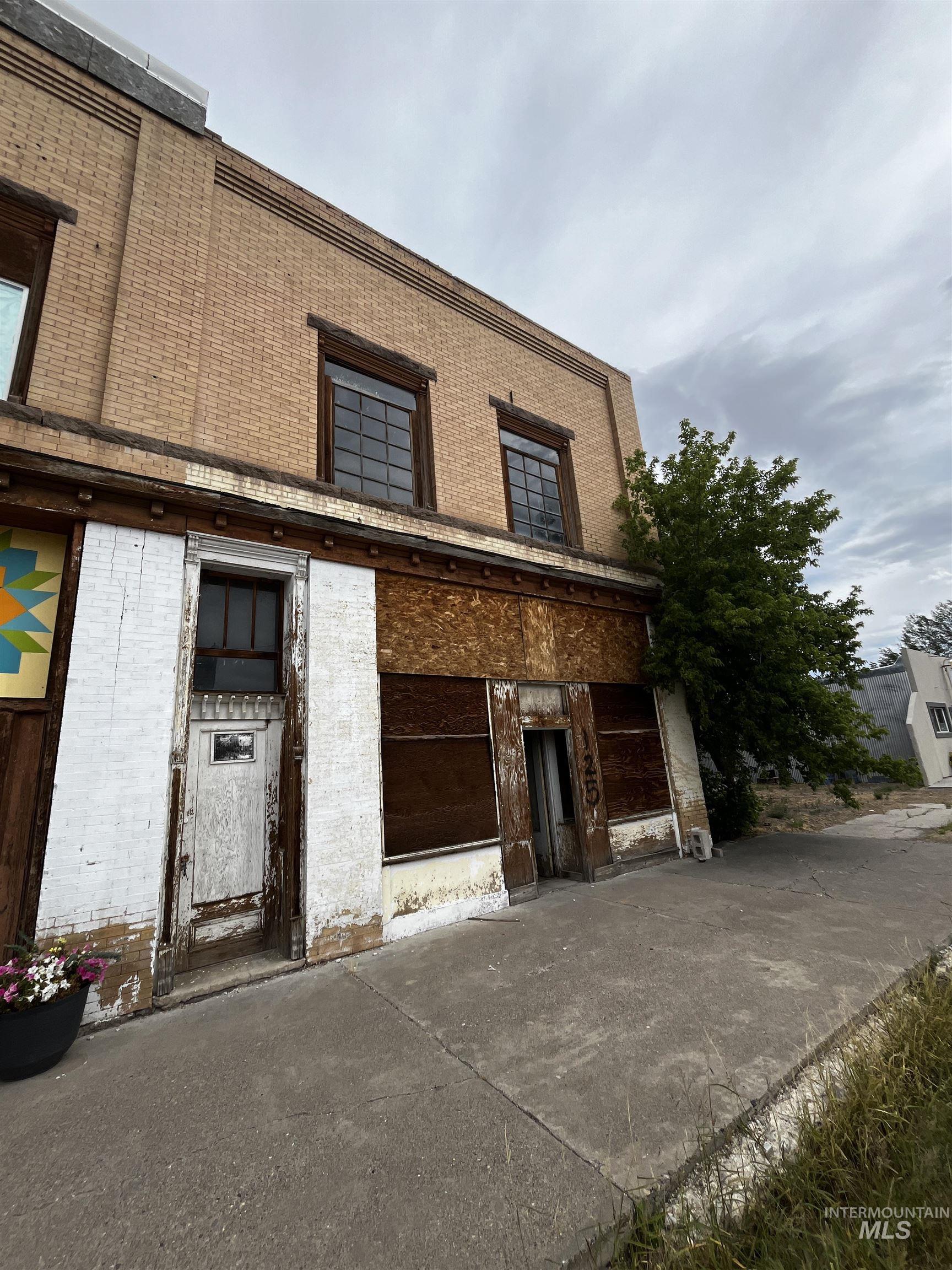 125 Main St. Property Photo 3