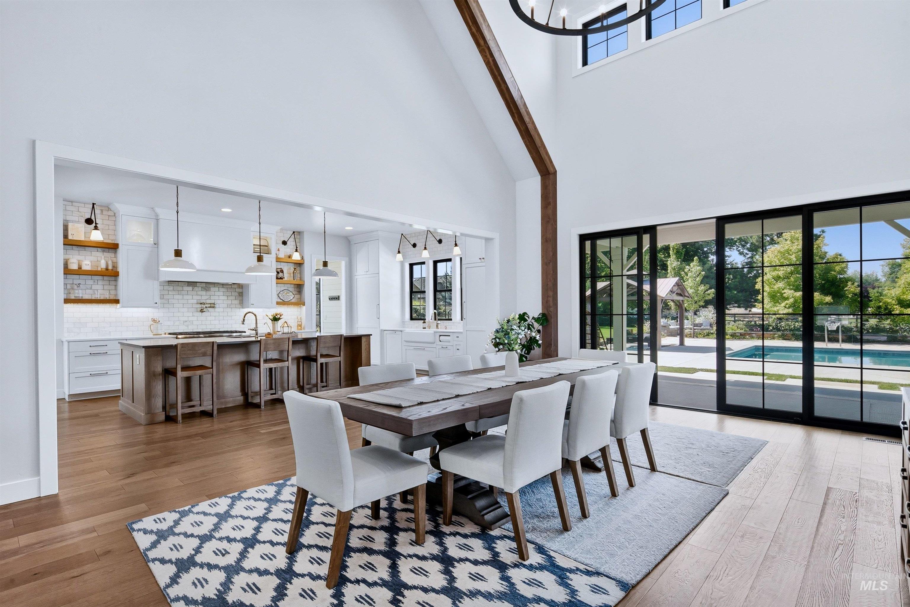 2231 E Elmsprings Lane Property Photo 7