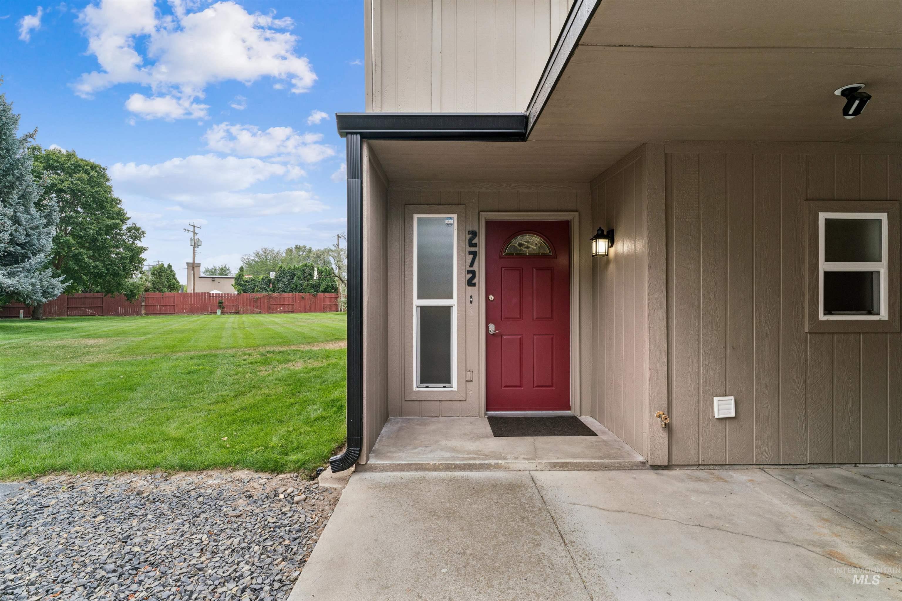 272 N Eagle Glen Ln.
