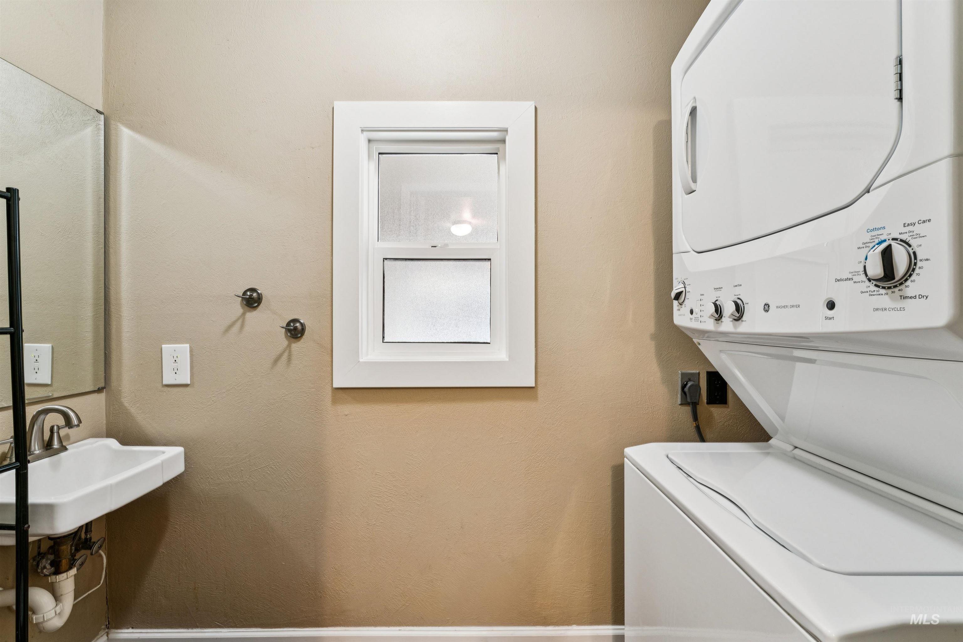 272 N Eagle Glen Ln. Property Photo 17