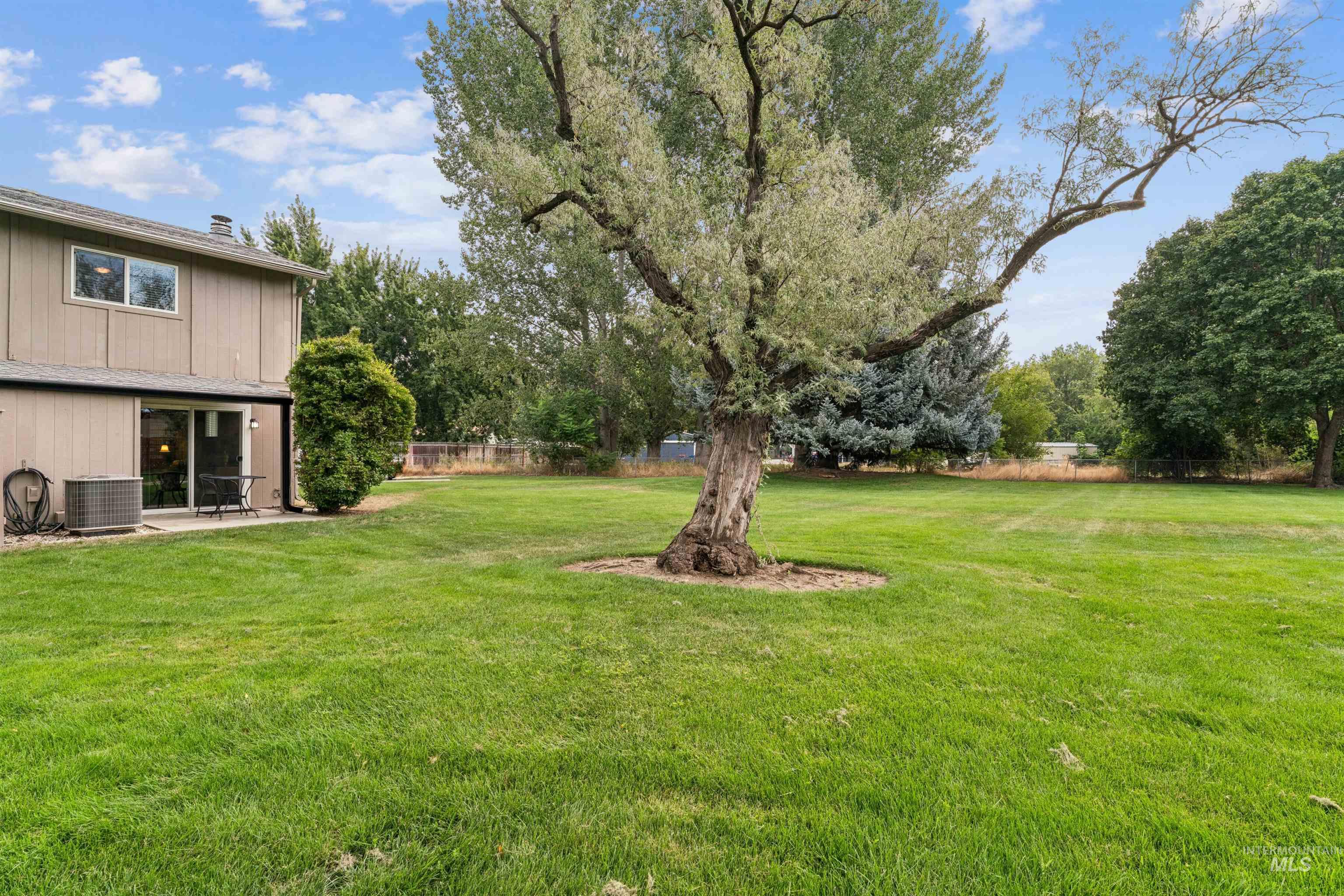 272 N Eagle Glen Ln. Property Photo 37