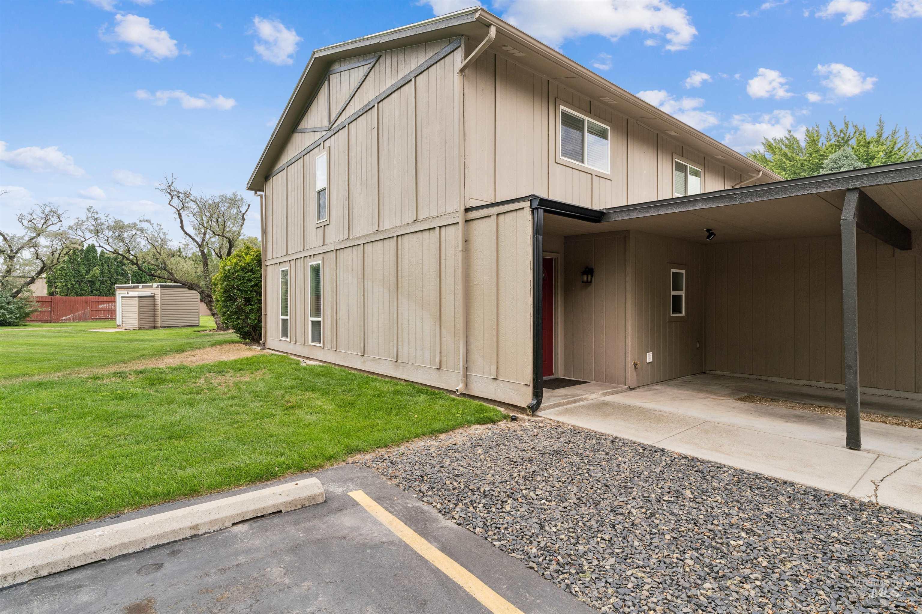 272 N Eagle Glen Ln. Property Photo 41