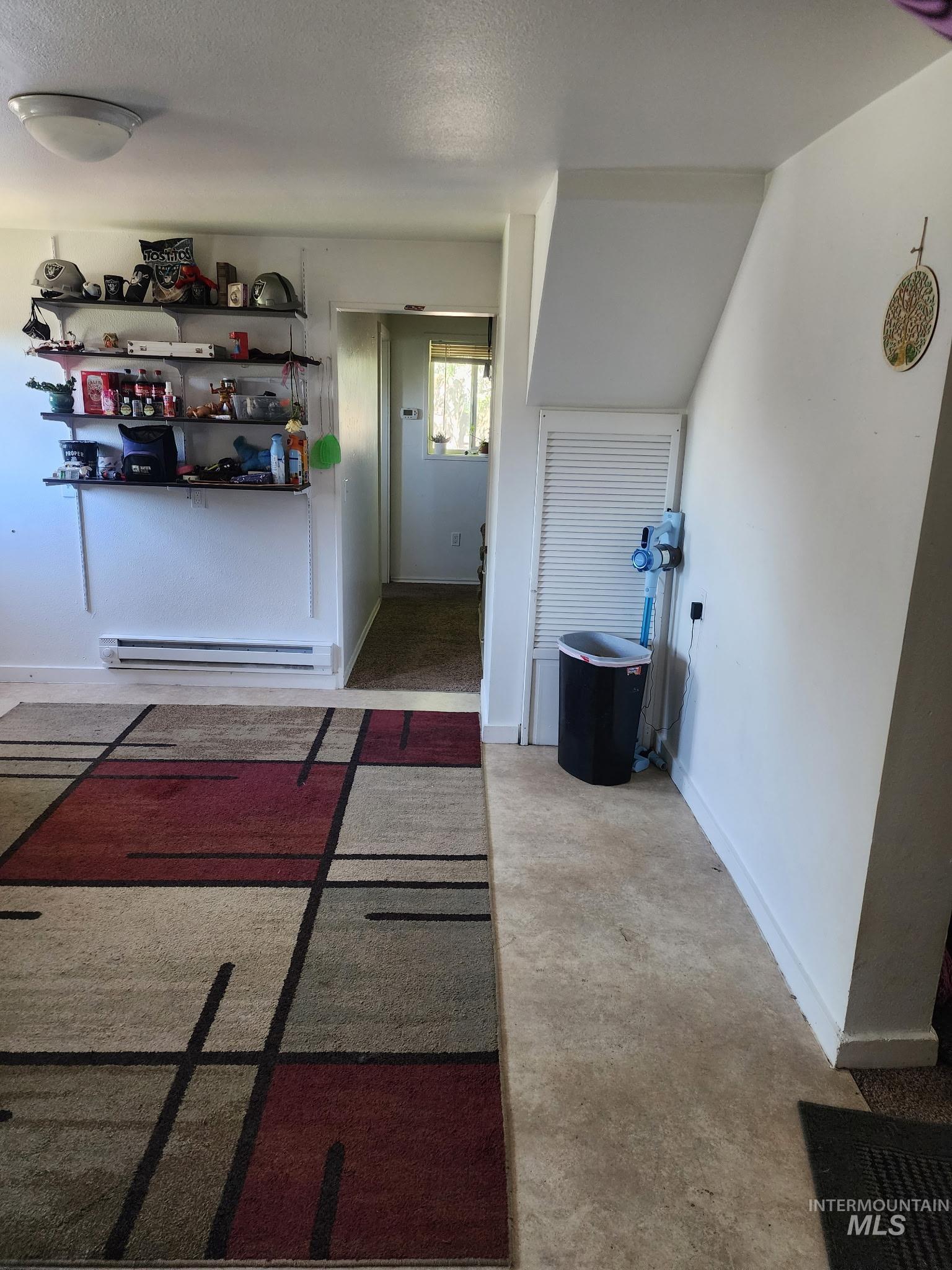 318 E Camas Ave Property Photo 8