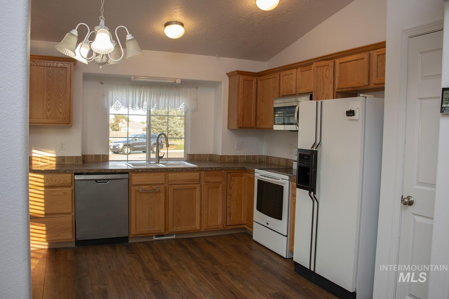 16559 Bayou Way Property Photo 6