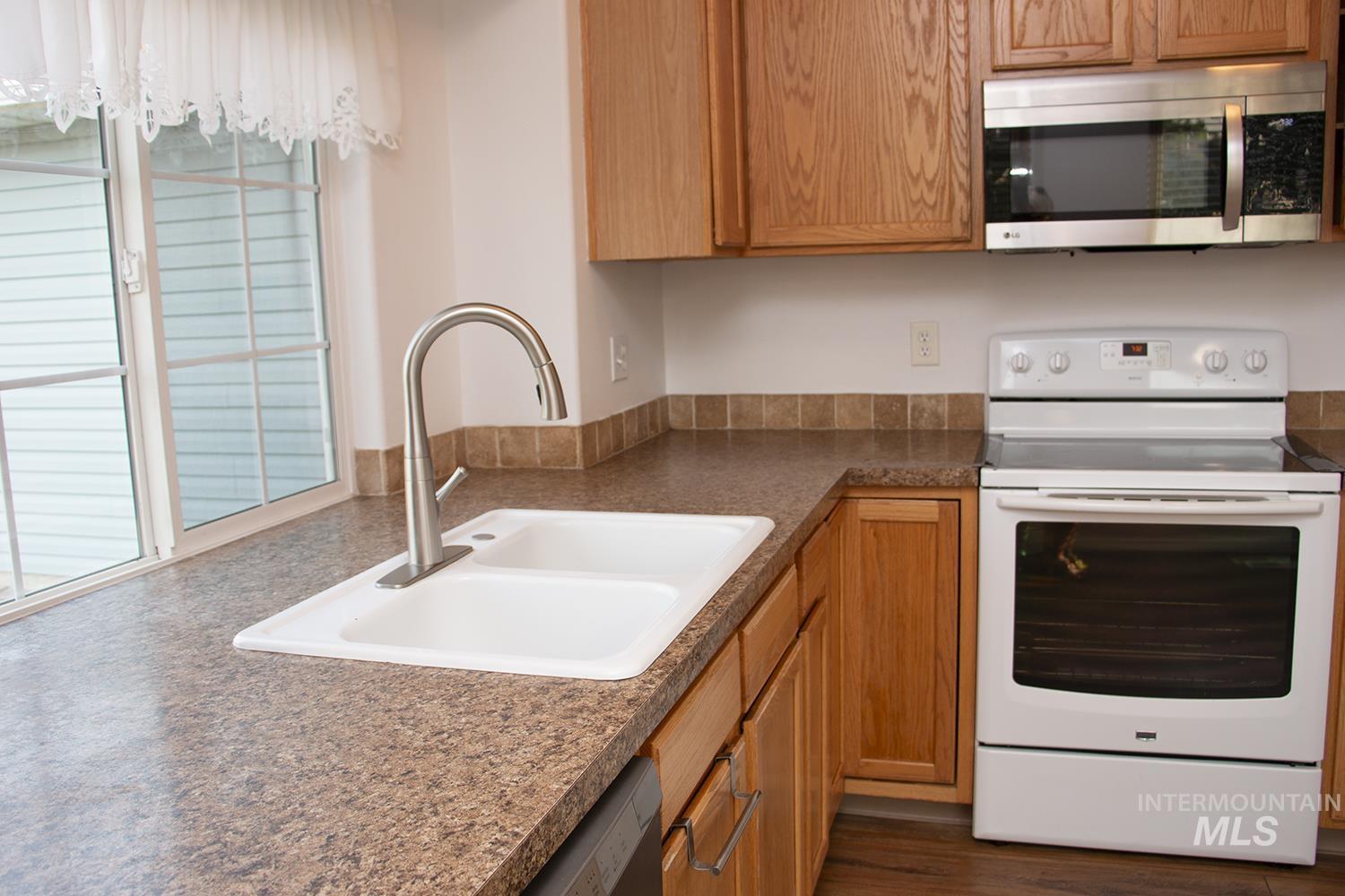 16559 Bayou Way Property Photo 10