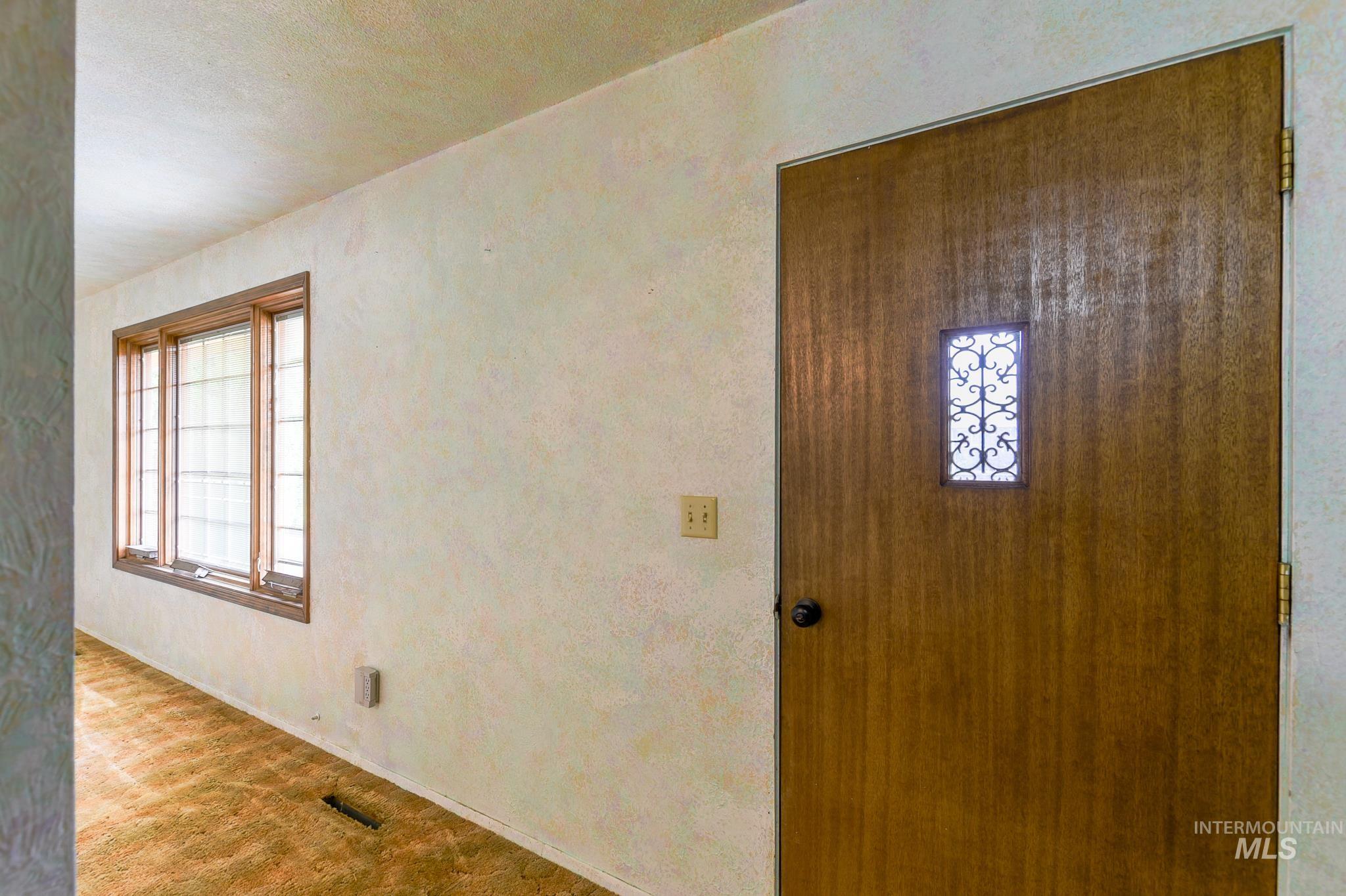 1829 Powers Ave. Property Photo 6