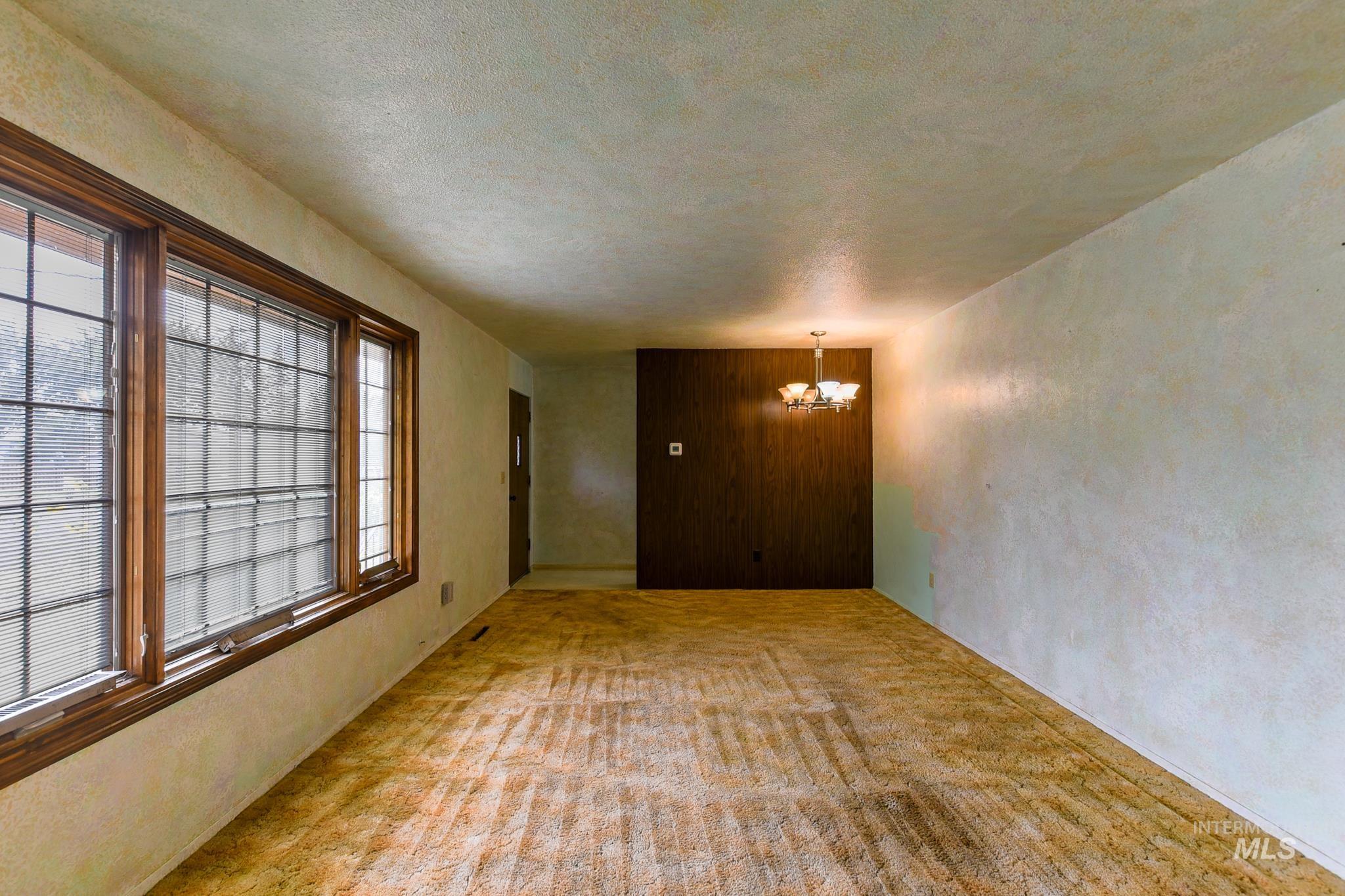 1829 Powers Ave. Property Photo 10