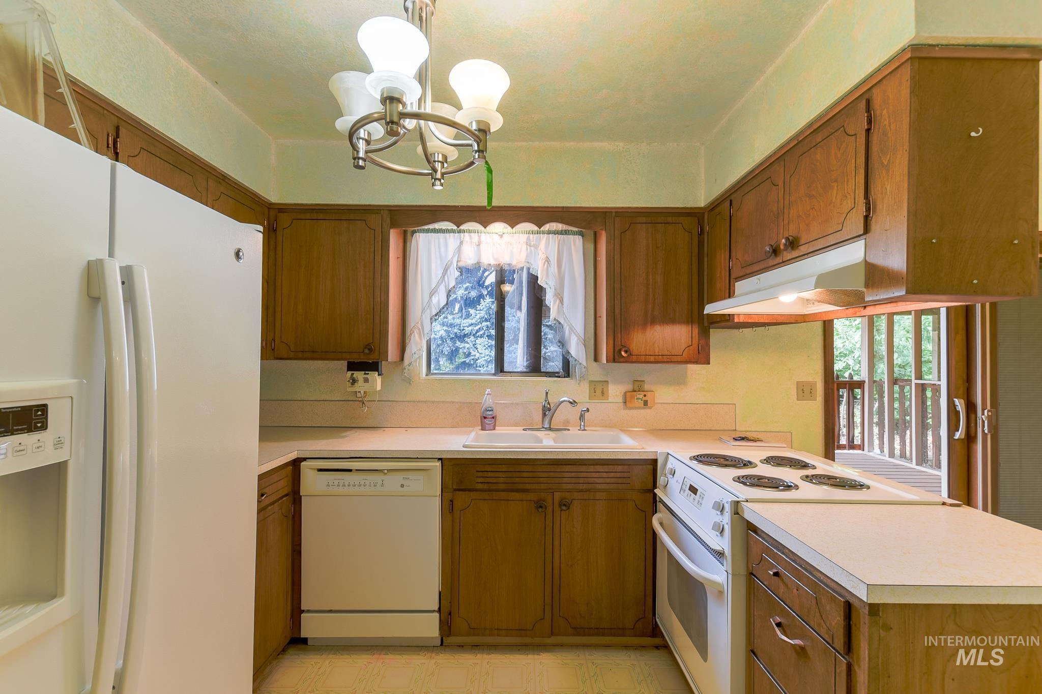 1829 Powers Ave. Property Photo 16