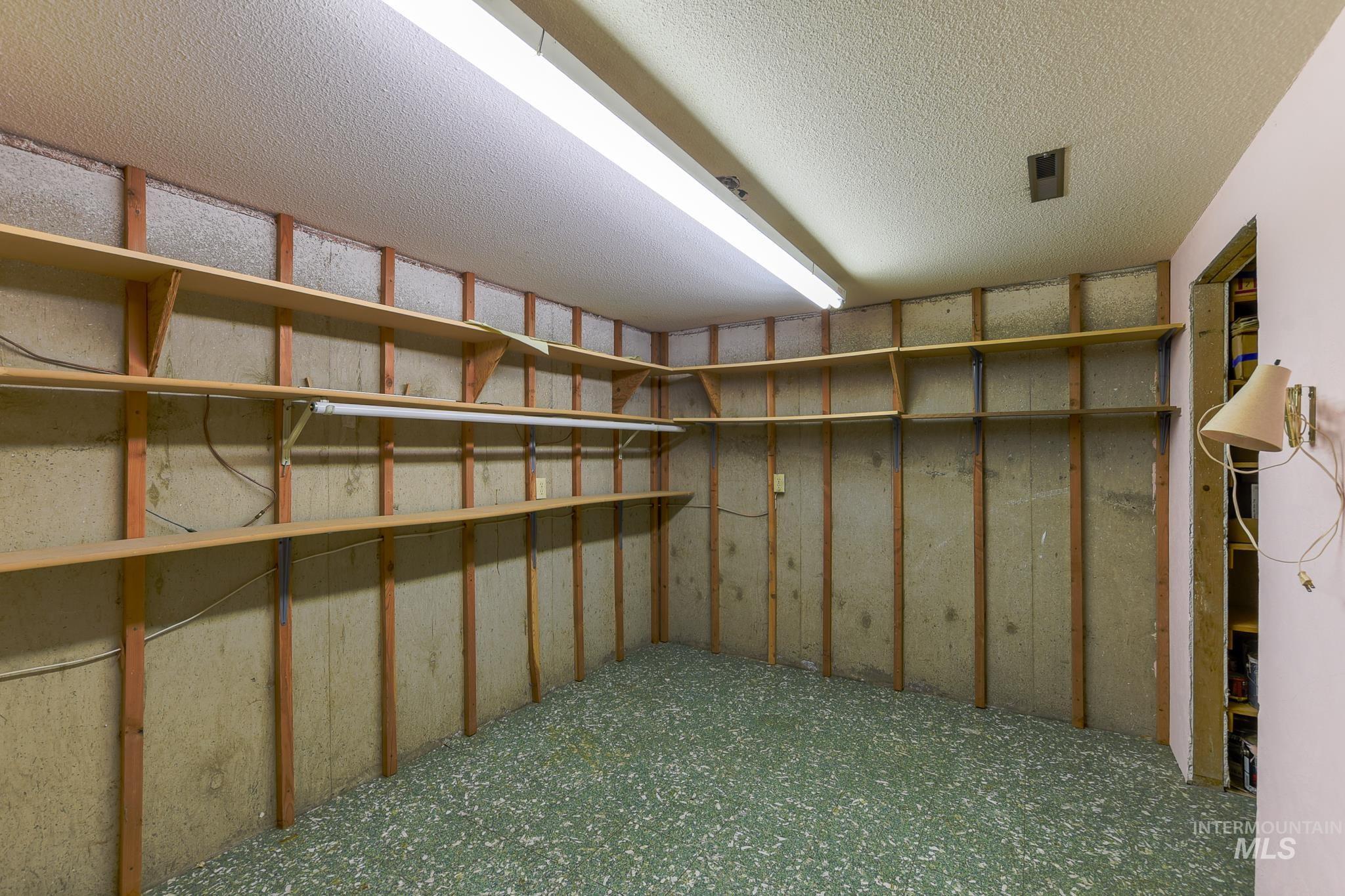 1829 Powers Ave. Property Photo 32