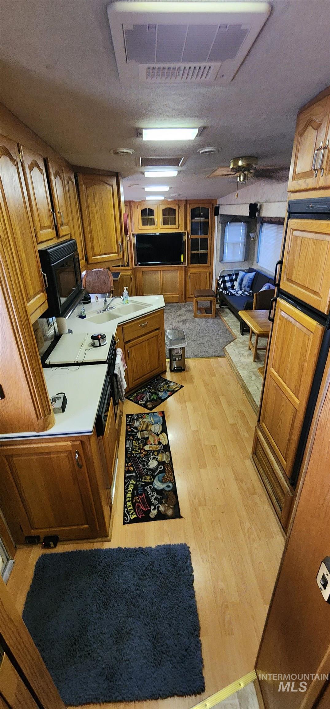 102 Chief Lawyer St Property Photo 31