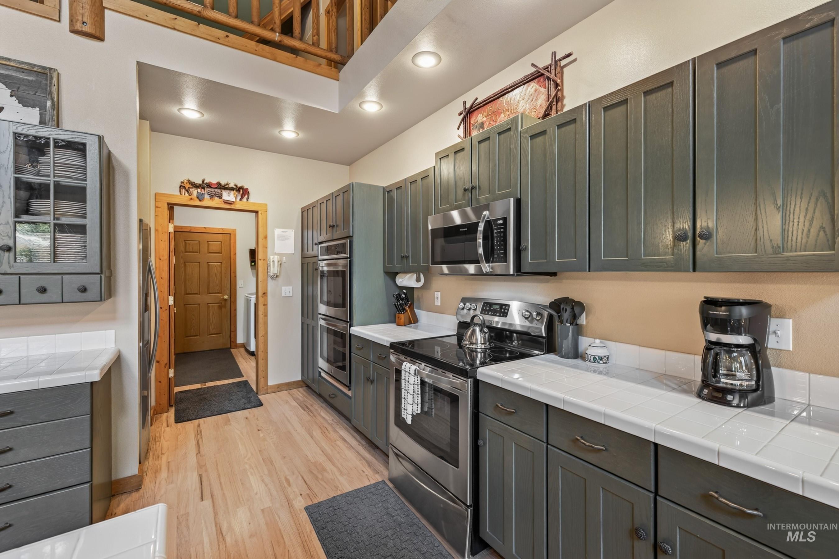 1190 Majestic View Drive Property Photo 6