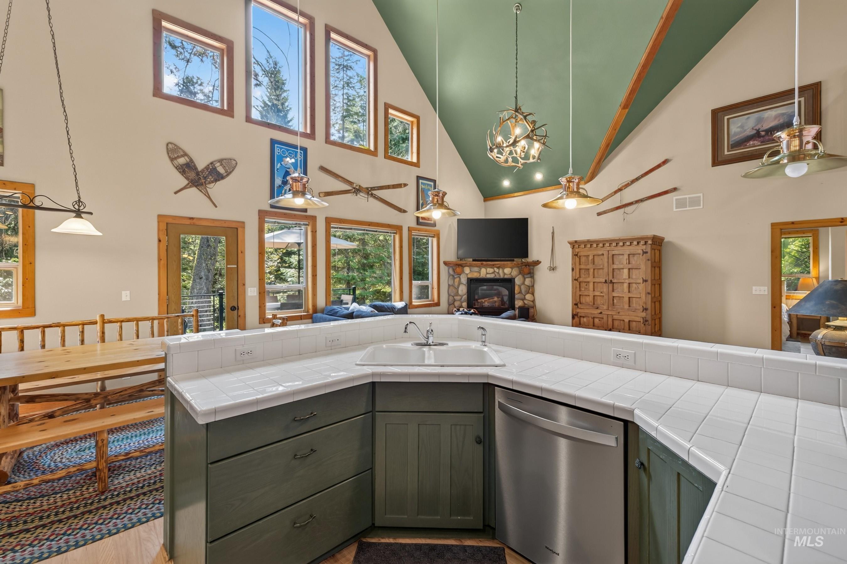 1190 Majestic View Drive Property Photo 15