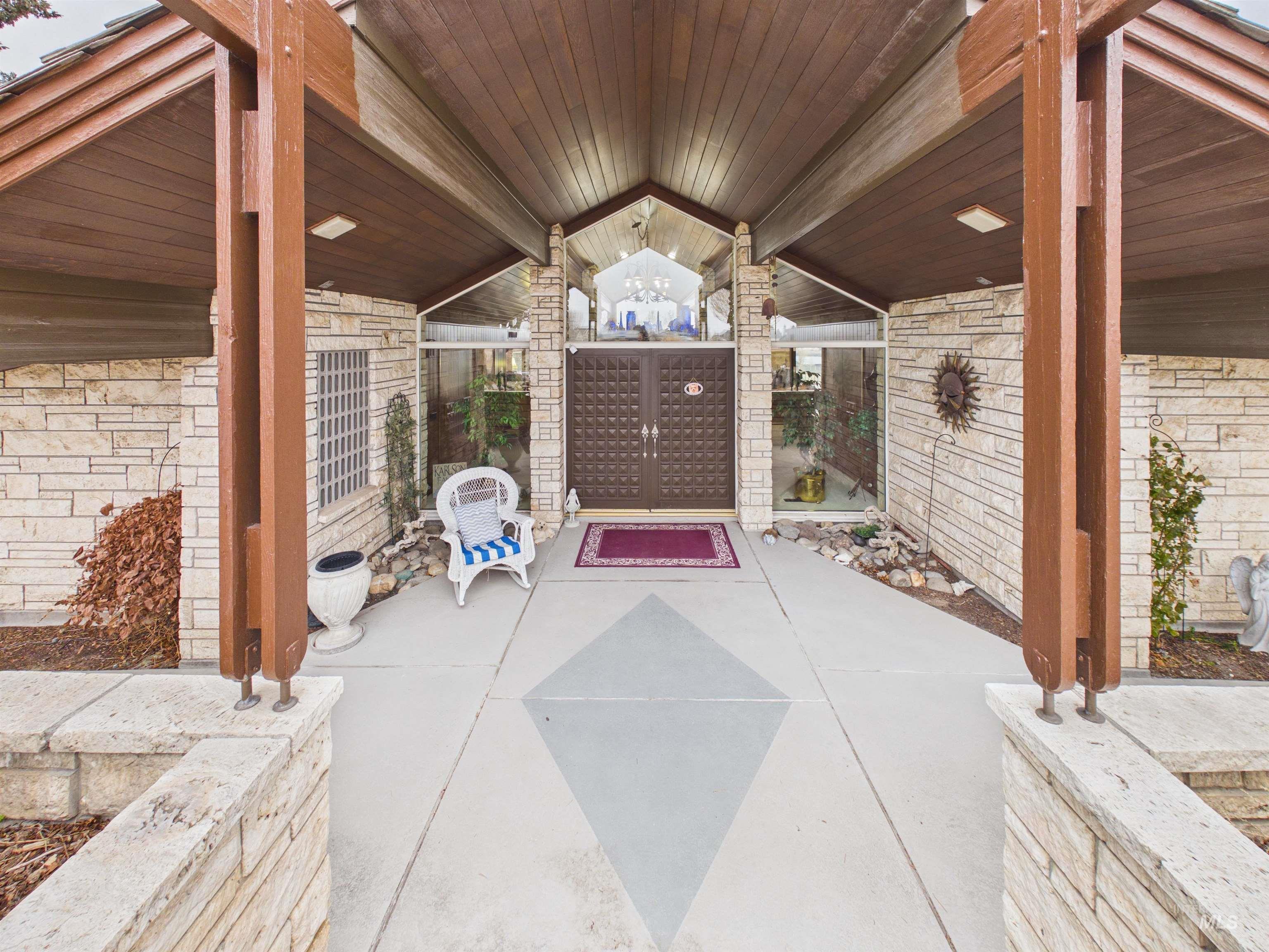 35 Van Engelen Road Property Photo 2