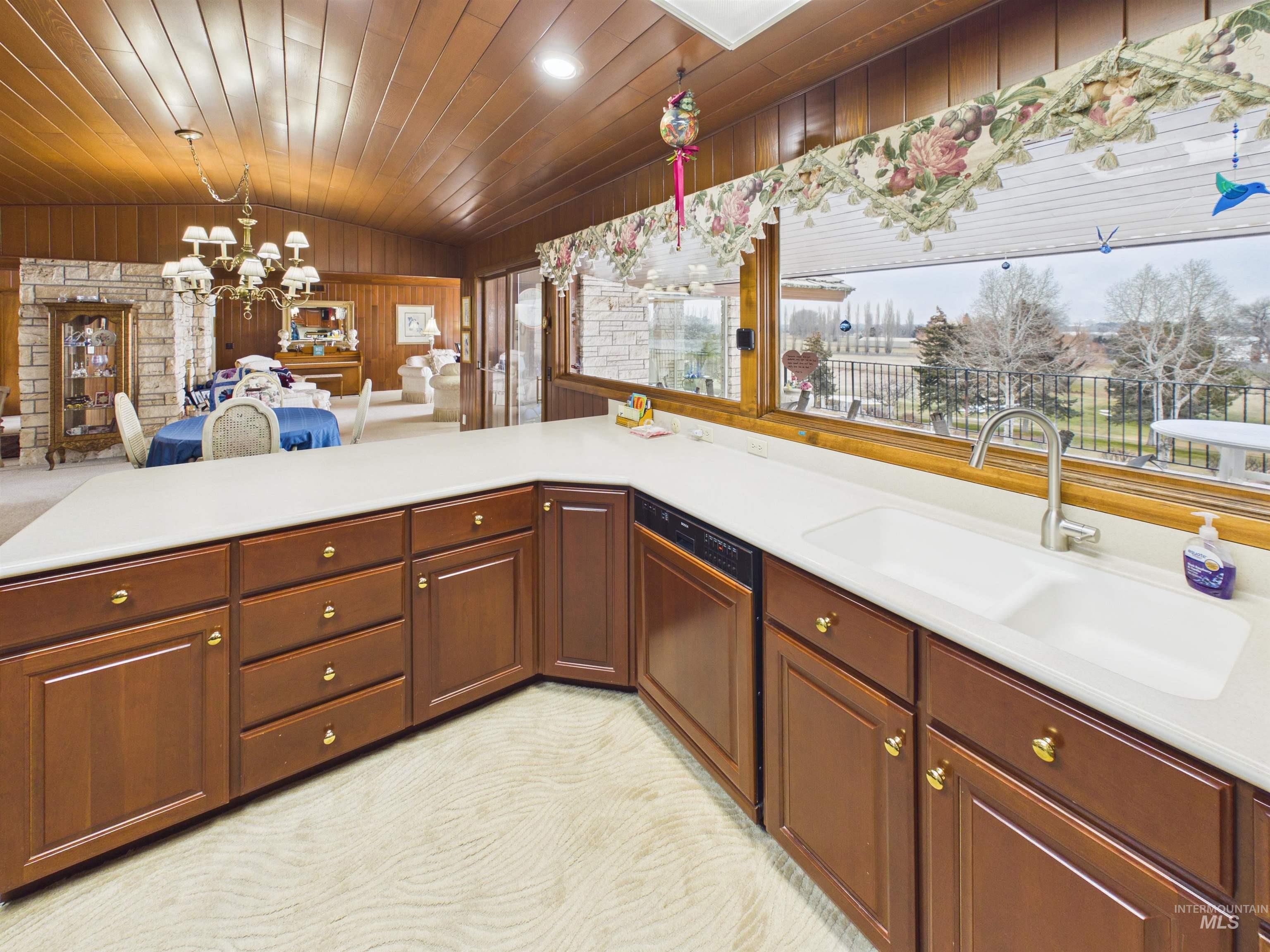 35 Van Engelen Road Property Photo 12