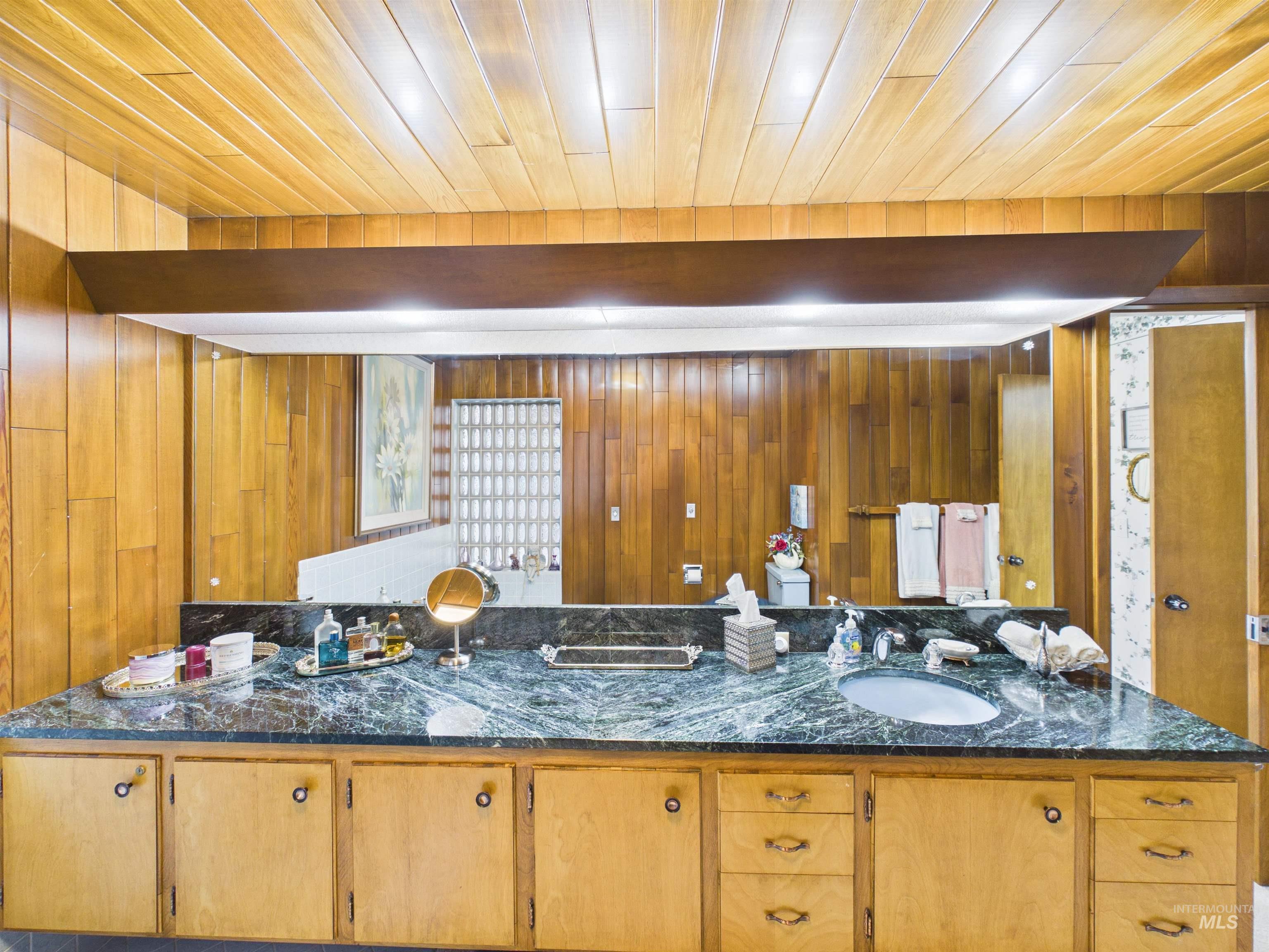 35 Van Engelen Road Property Photo 16