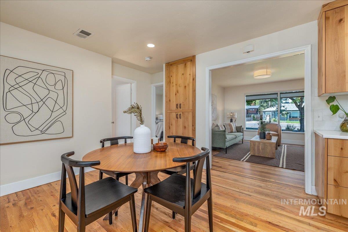 2710 N 28th St Property Photo 11