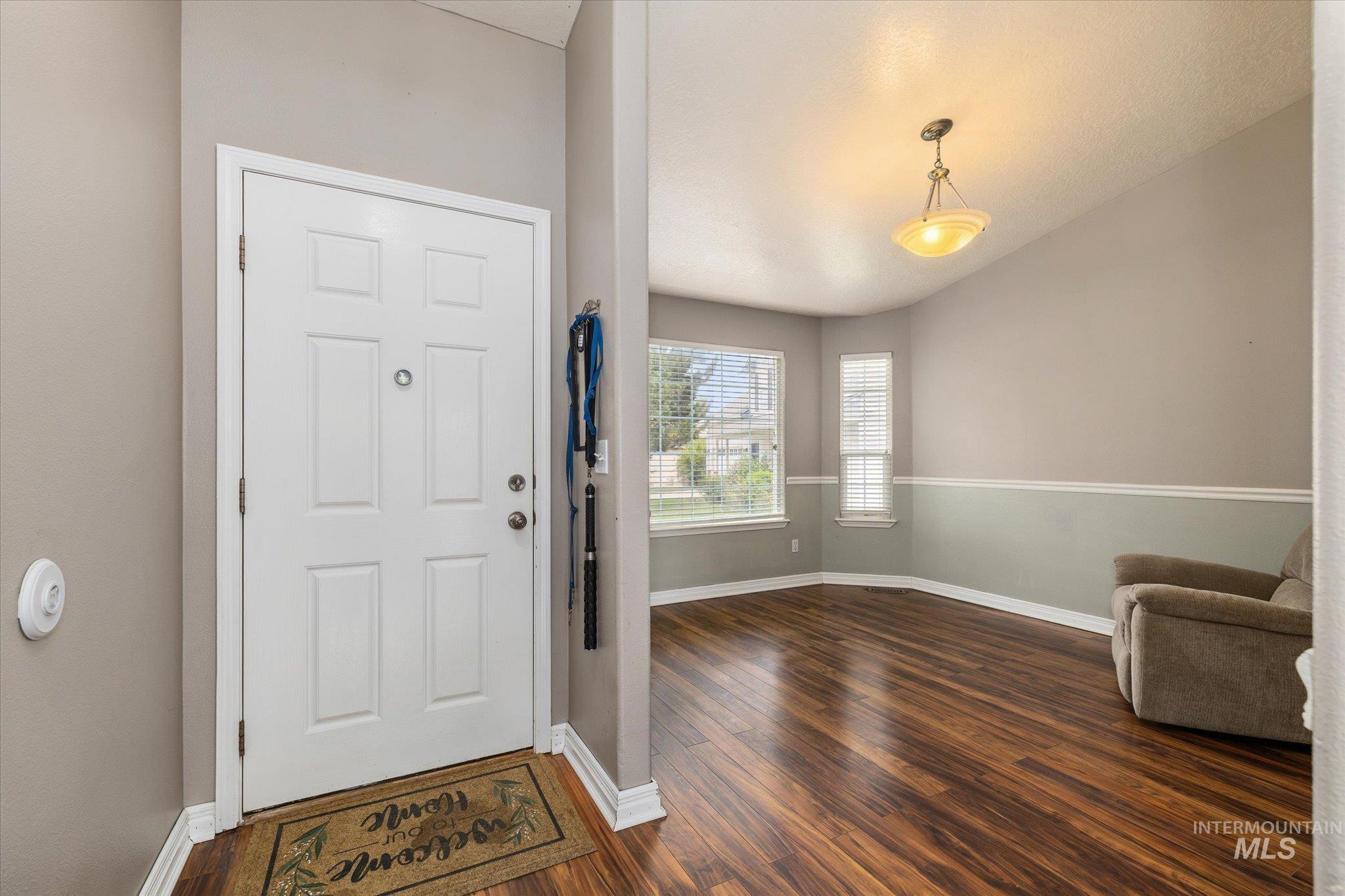 16842 Live Oak Pl Property Photo 9