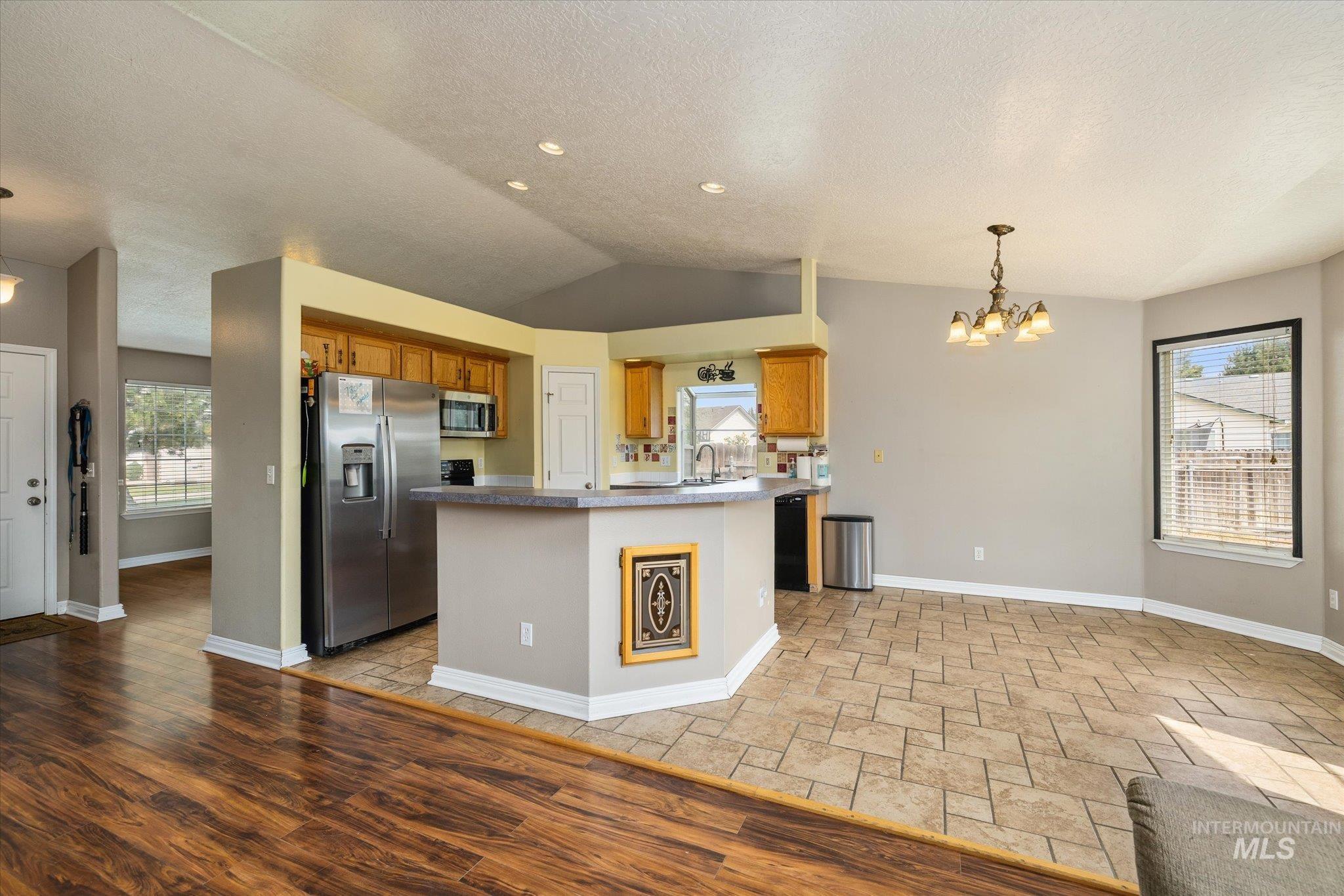 16842 Live Oak Pl Property Photo 10