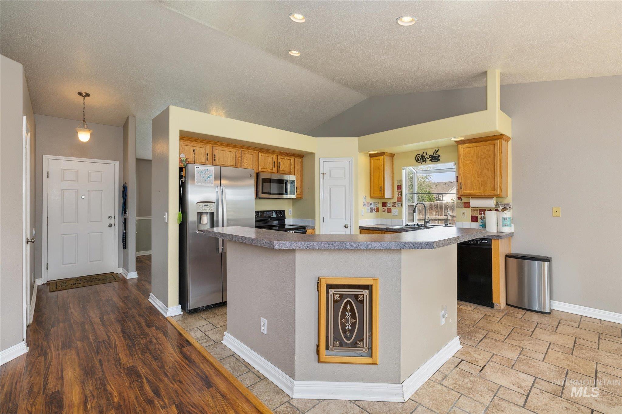 16842 Live Oak Pl Property Photo 13