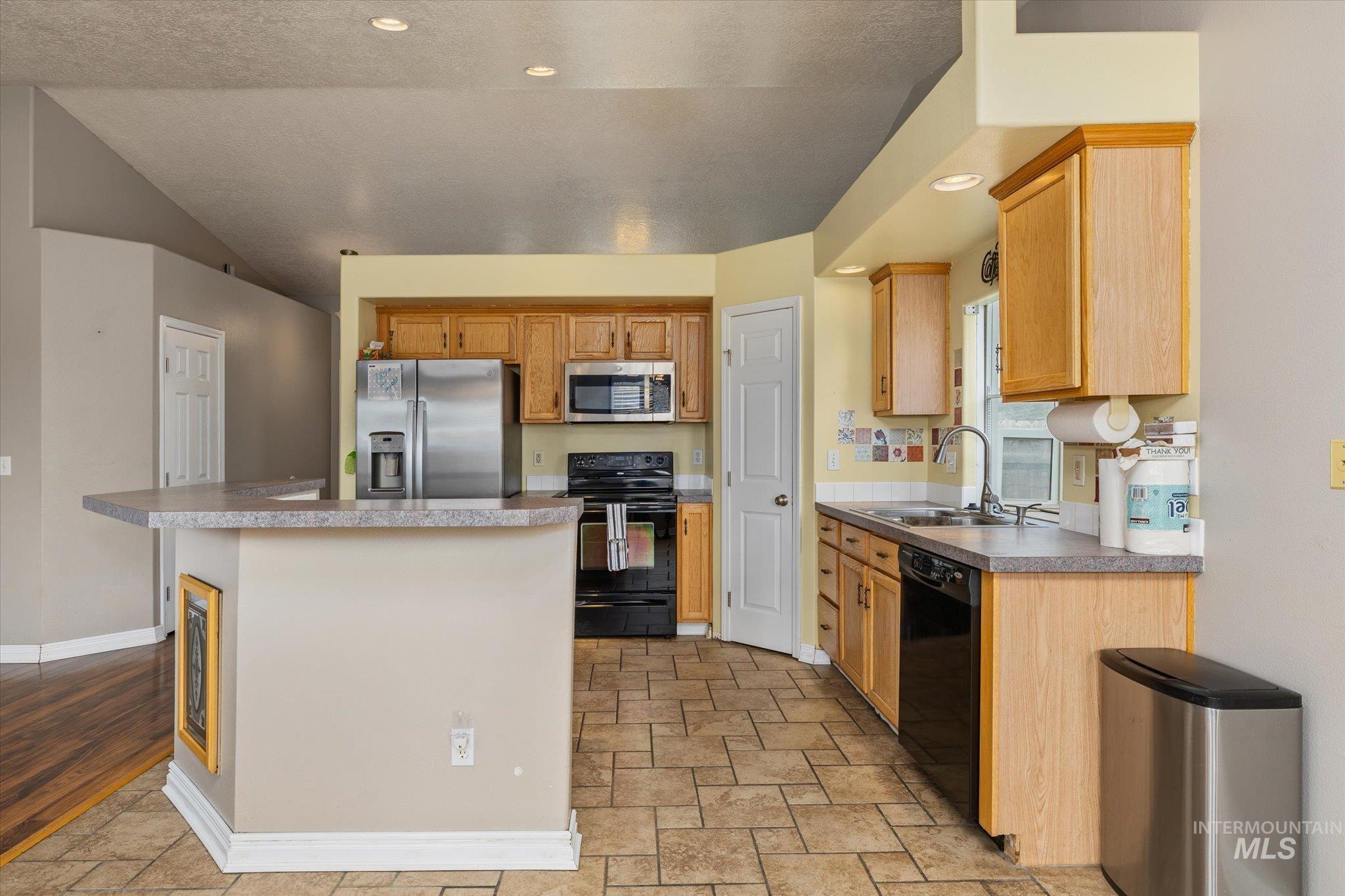 16842 Live Oak Pl Property Photo 14