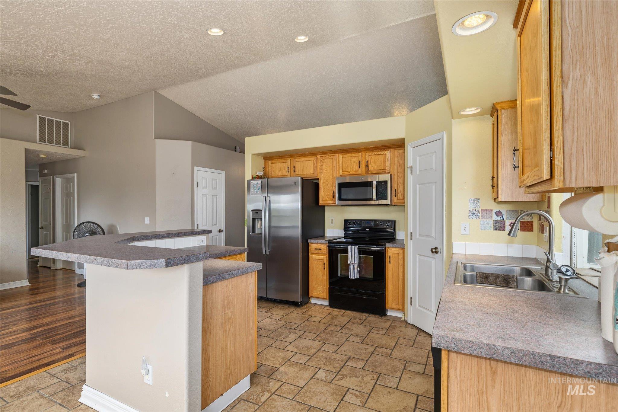 16842 Live Oak Pl Property Photo 15
