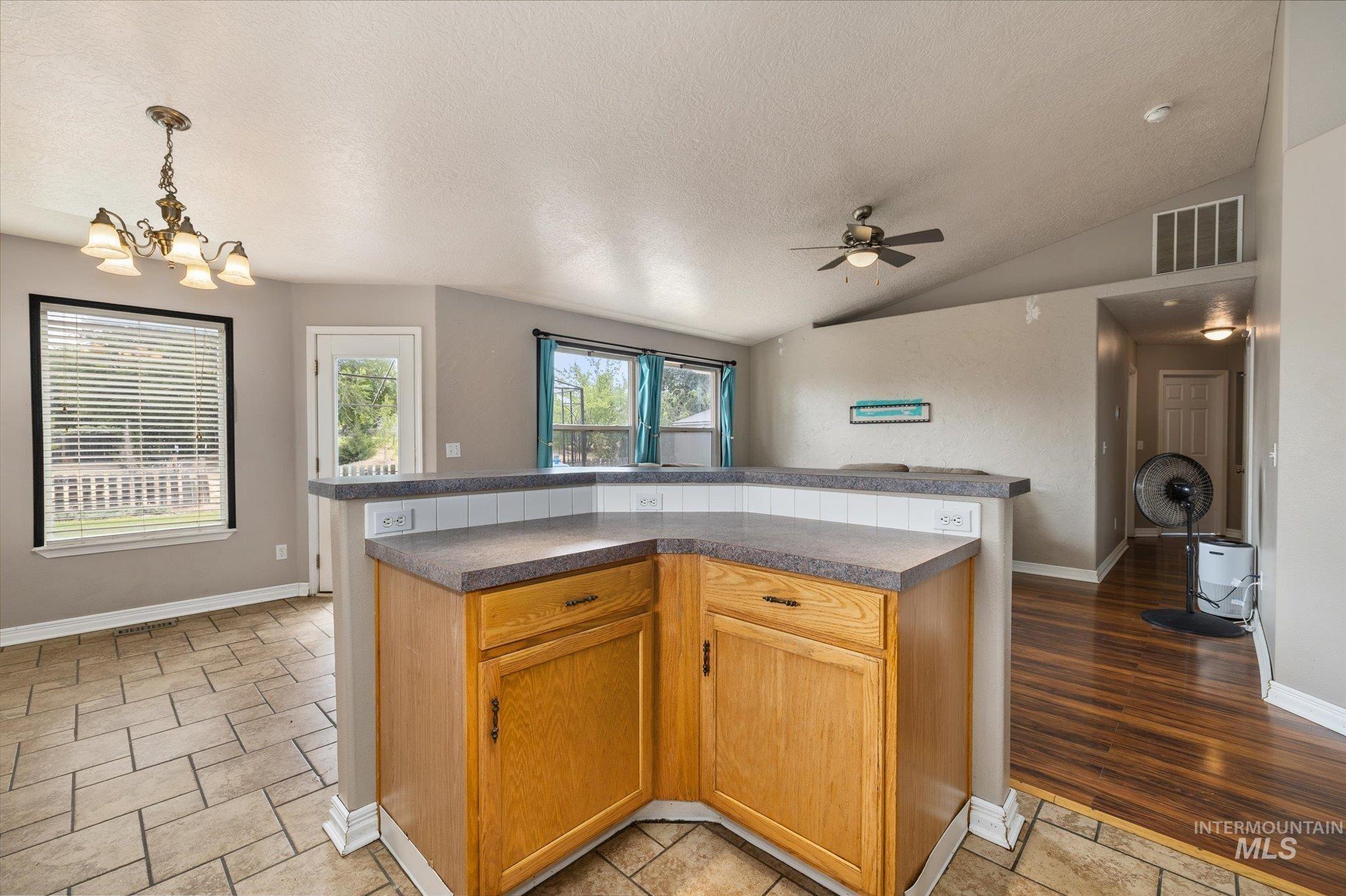 16842 Live Oak Pl Property Photo 18