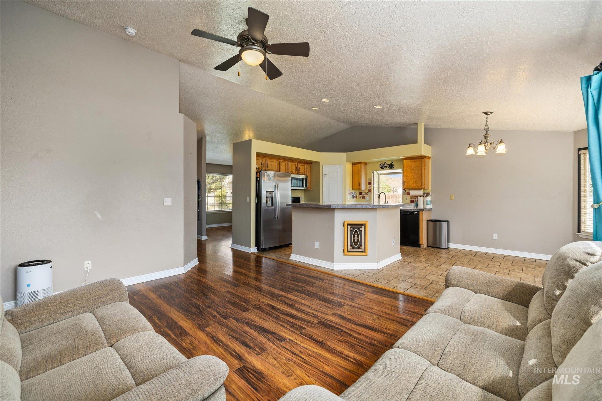 16842 Live Oak Pl Property Photo 24