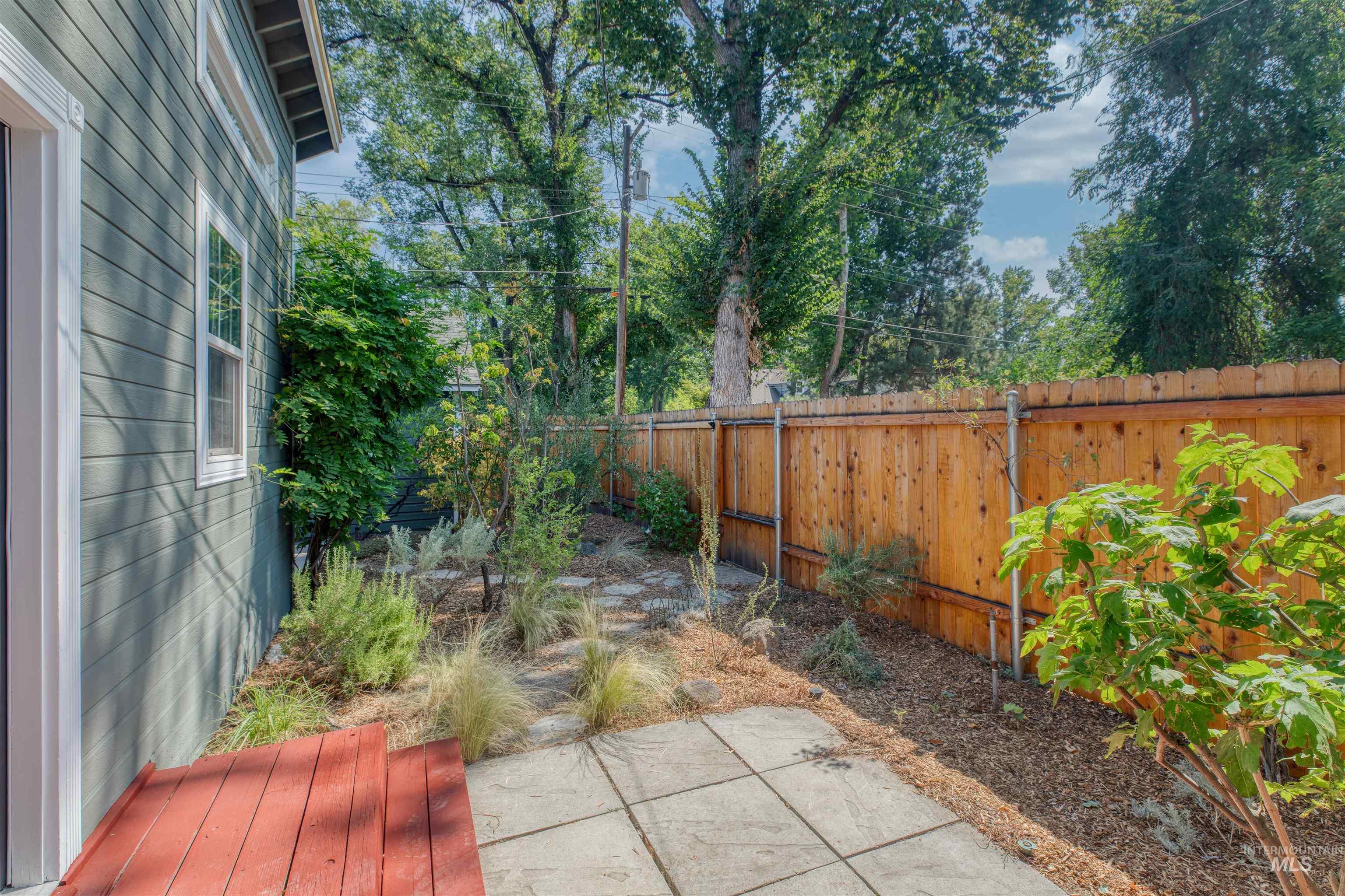 1900 N 13th St Property Photo 18