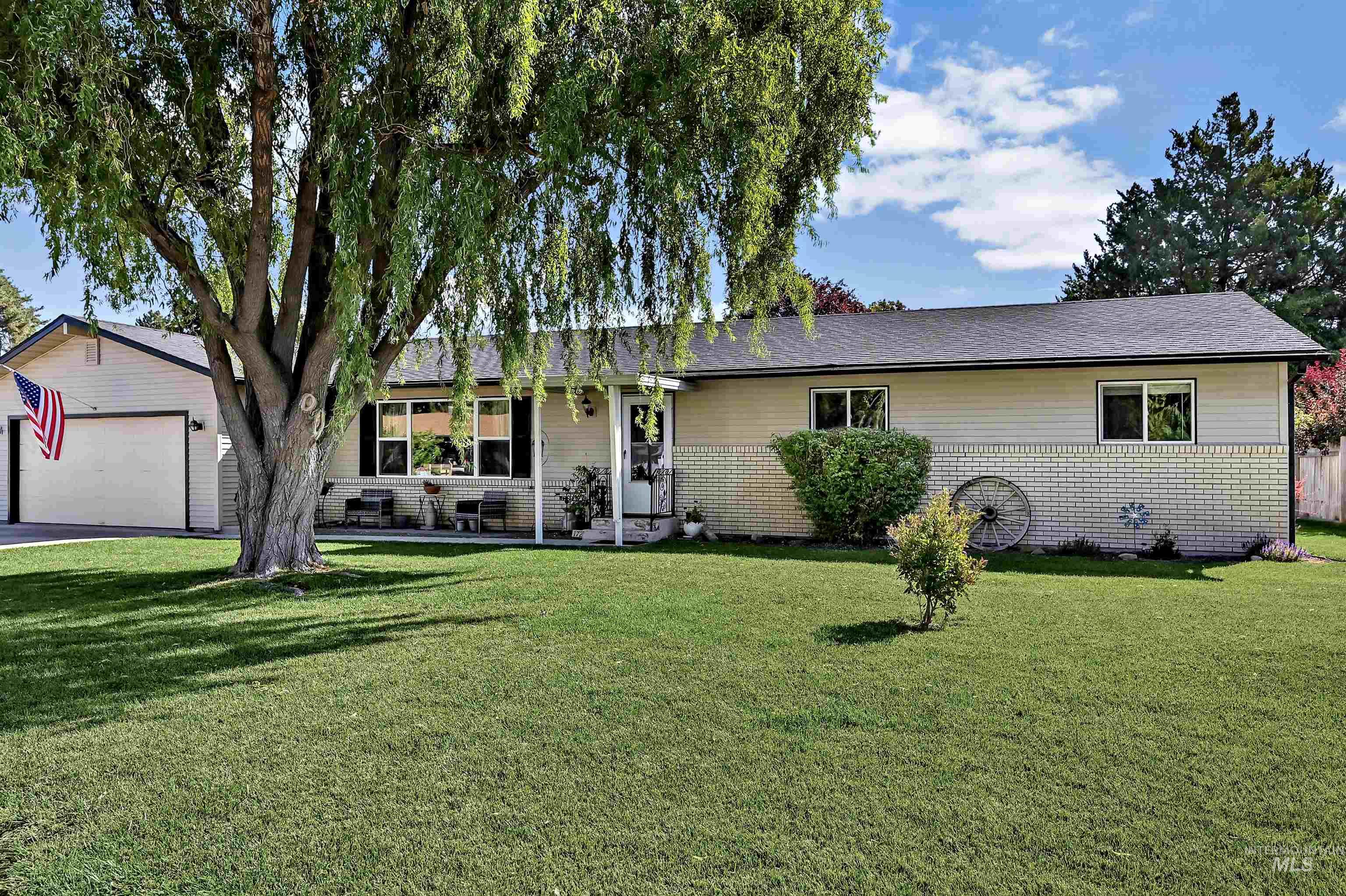 172 N Benewah Place Property Photo 3