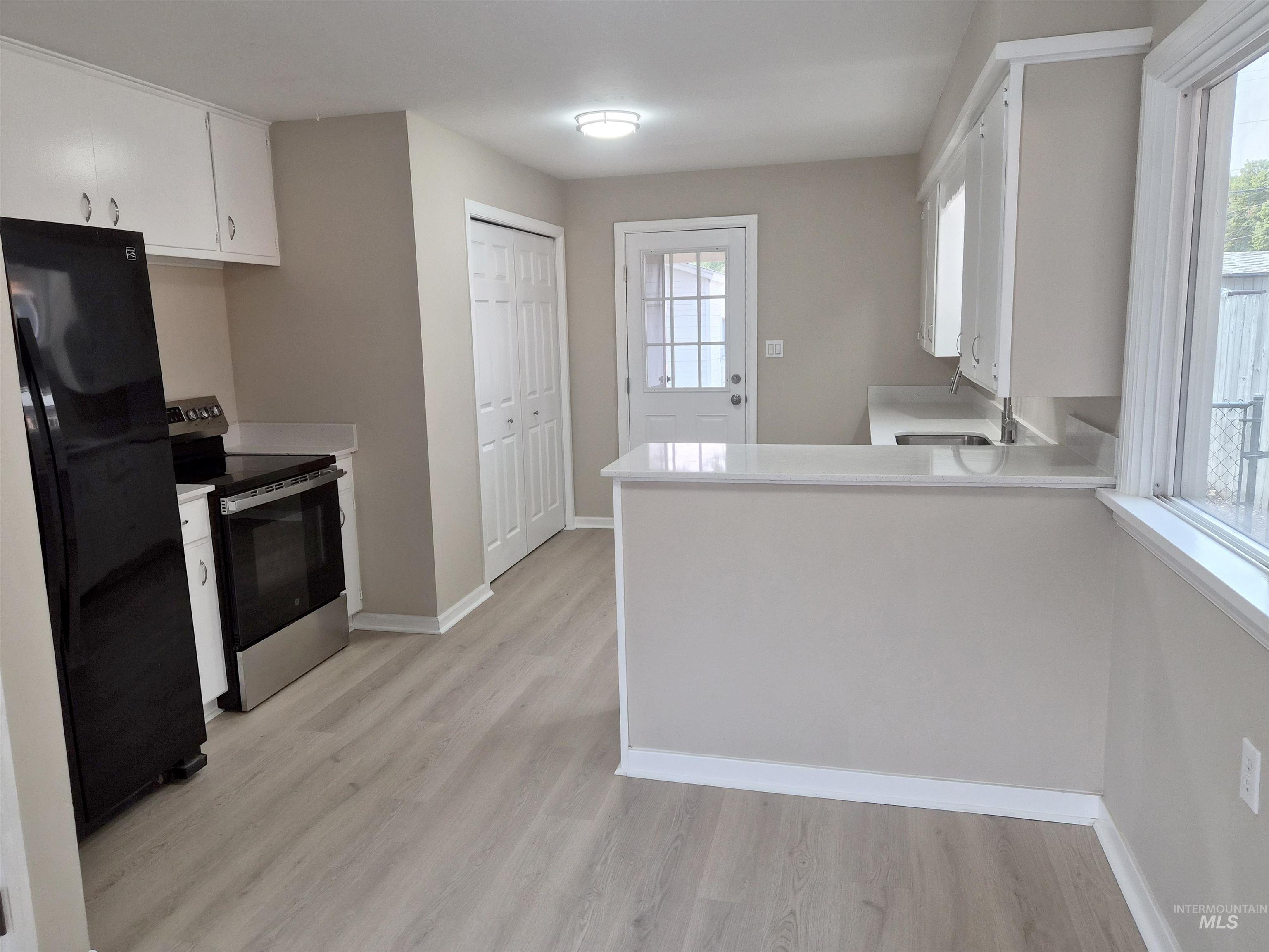 618 E Avenue D Property Photo 11