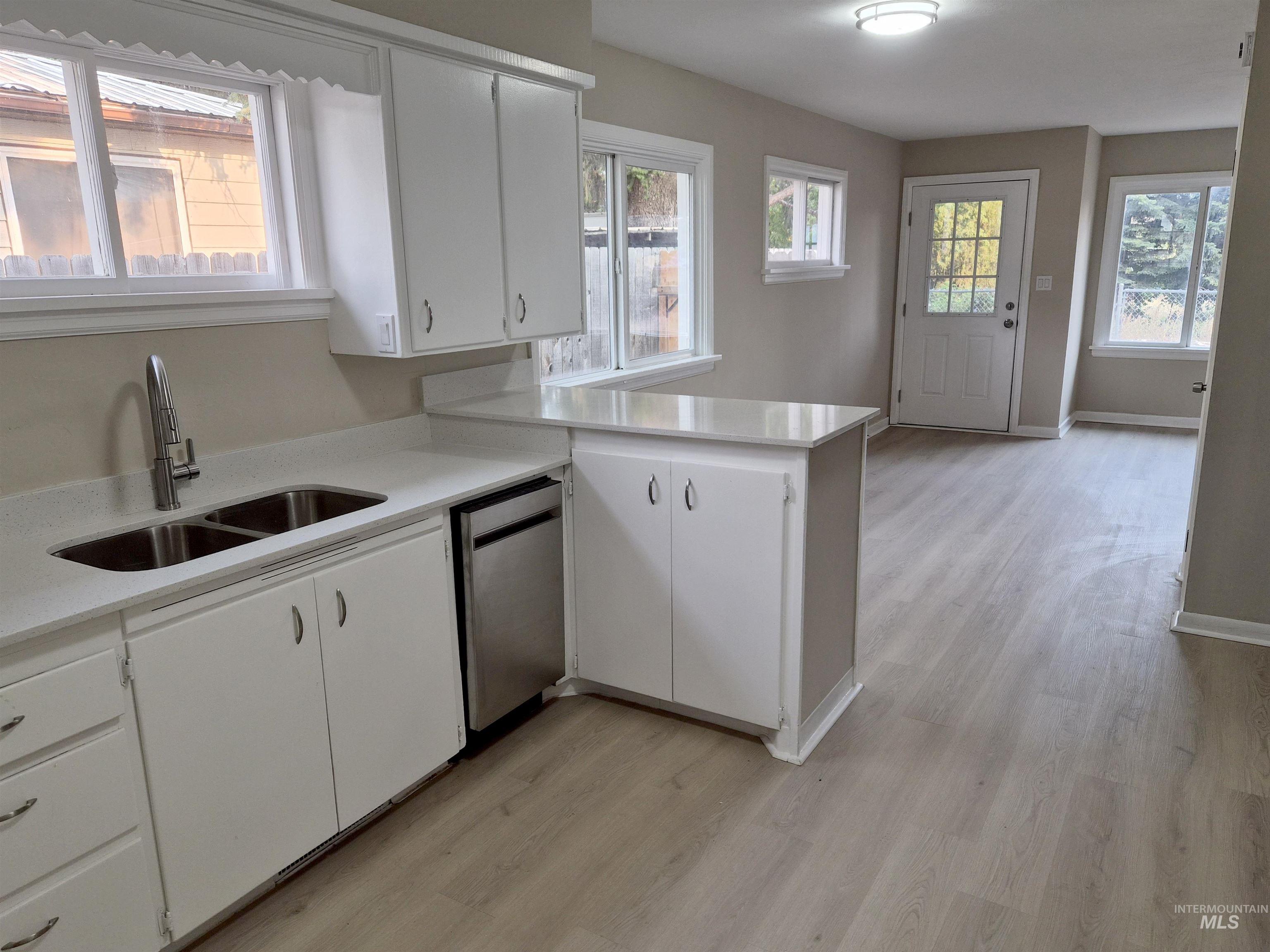 618 E Avenue D Property Photo 12