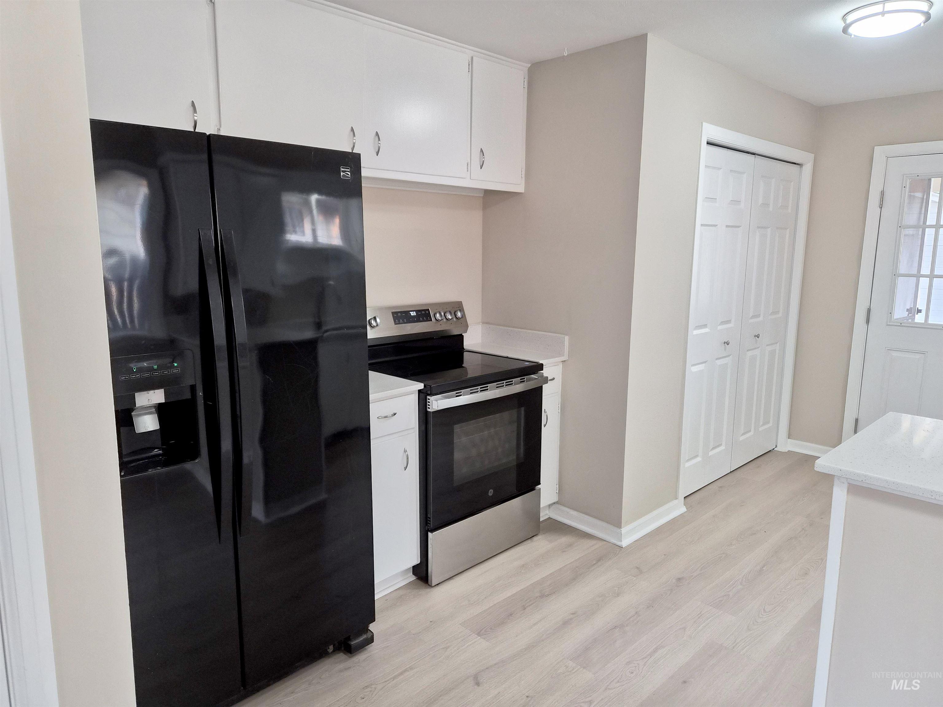 618 E Avenue D Property Photo 13