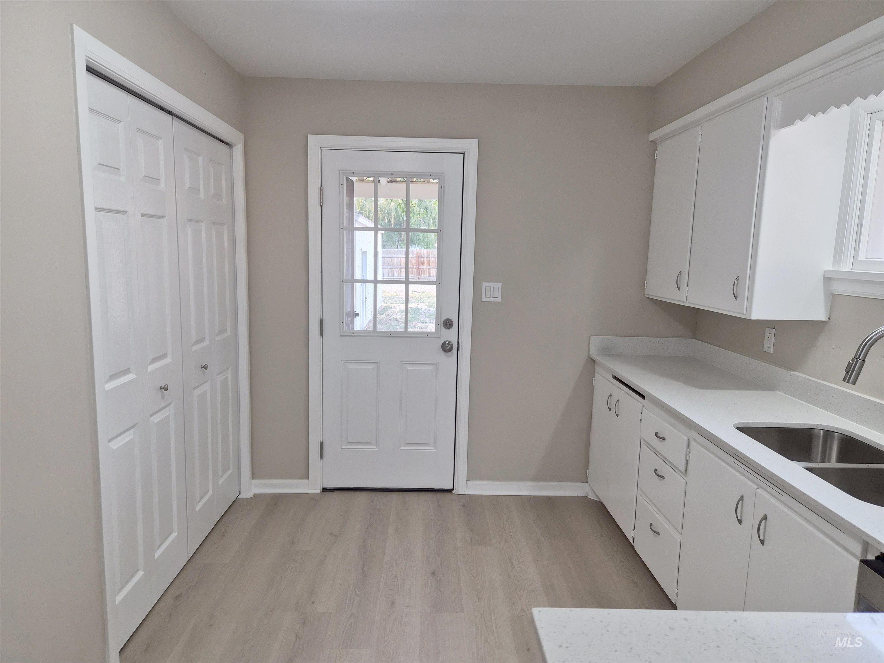 618 E Avenue D Property Photo 14