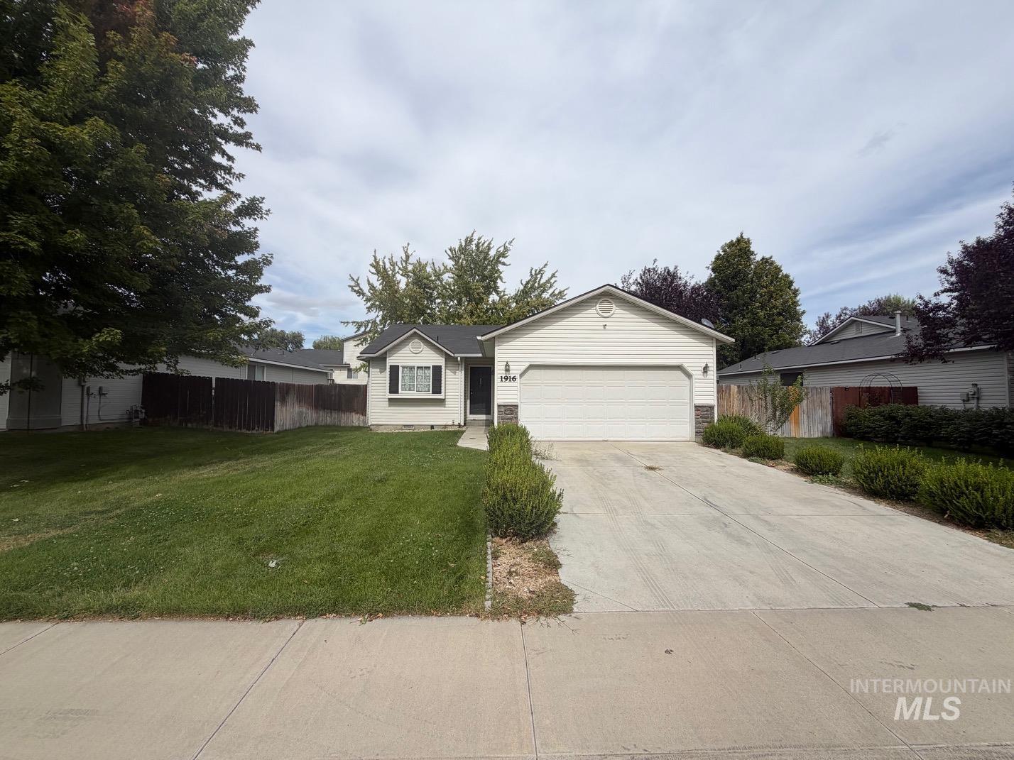 1916 W Havenwood Ave Property Photo 1