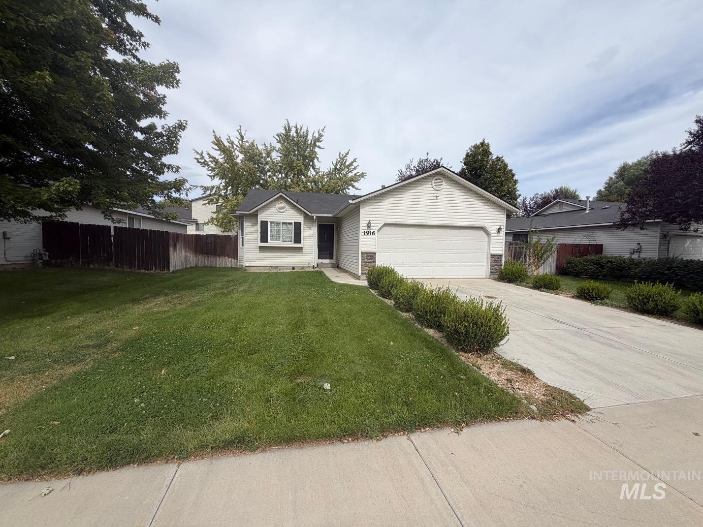 1916 W Havenwood Ave Property Photo 2