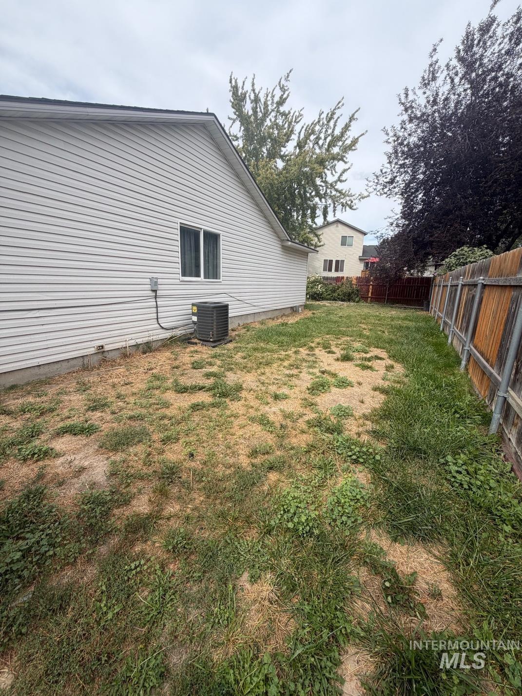1916 W Havenwood Ave Property Photo 15