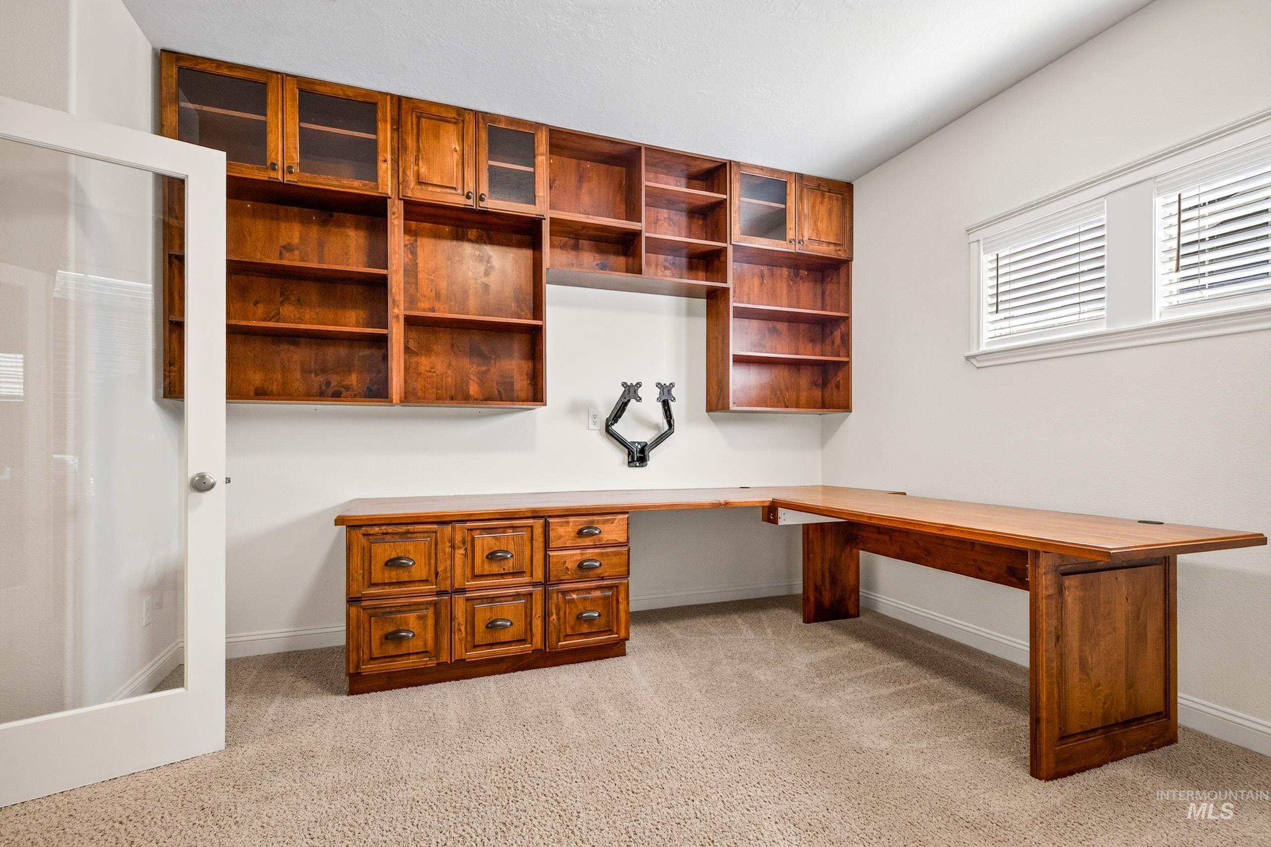 1240 W Barrymore Property Photo 7