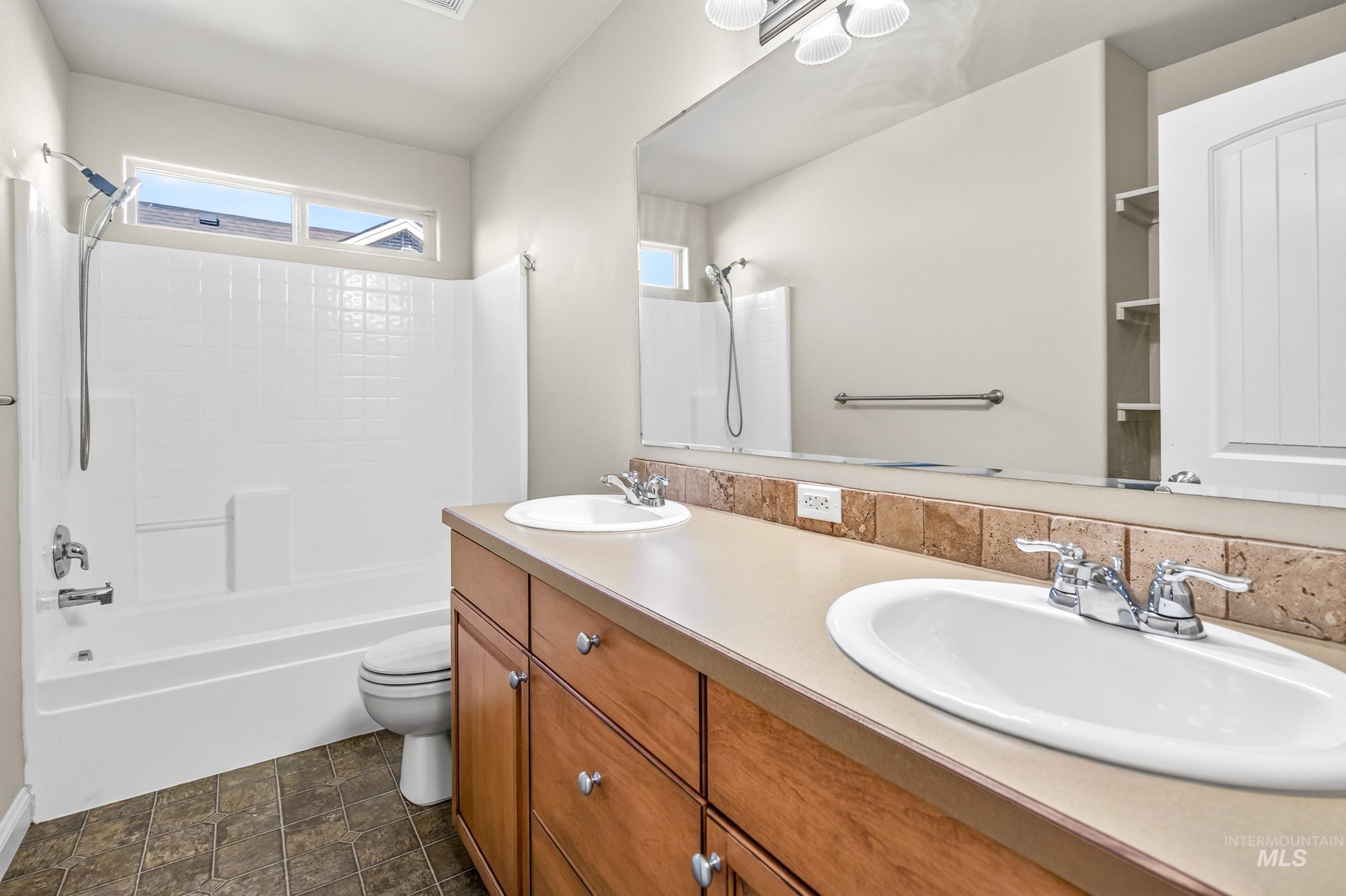 1240 W Barrymore Property Photo 34