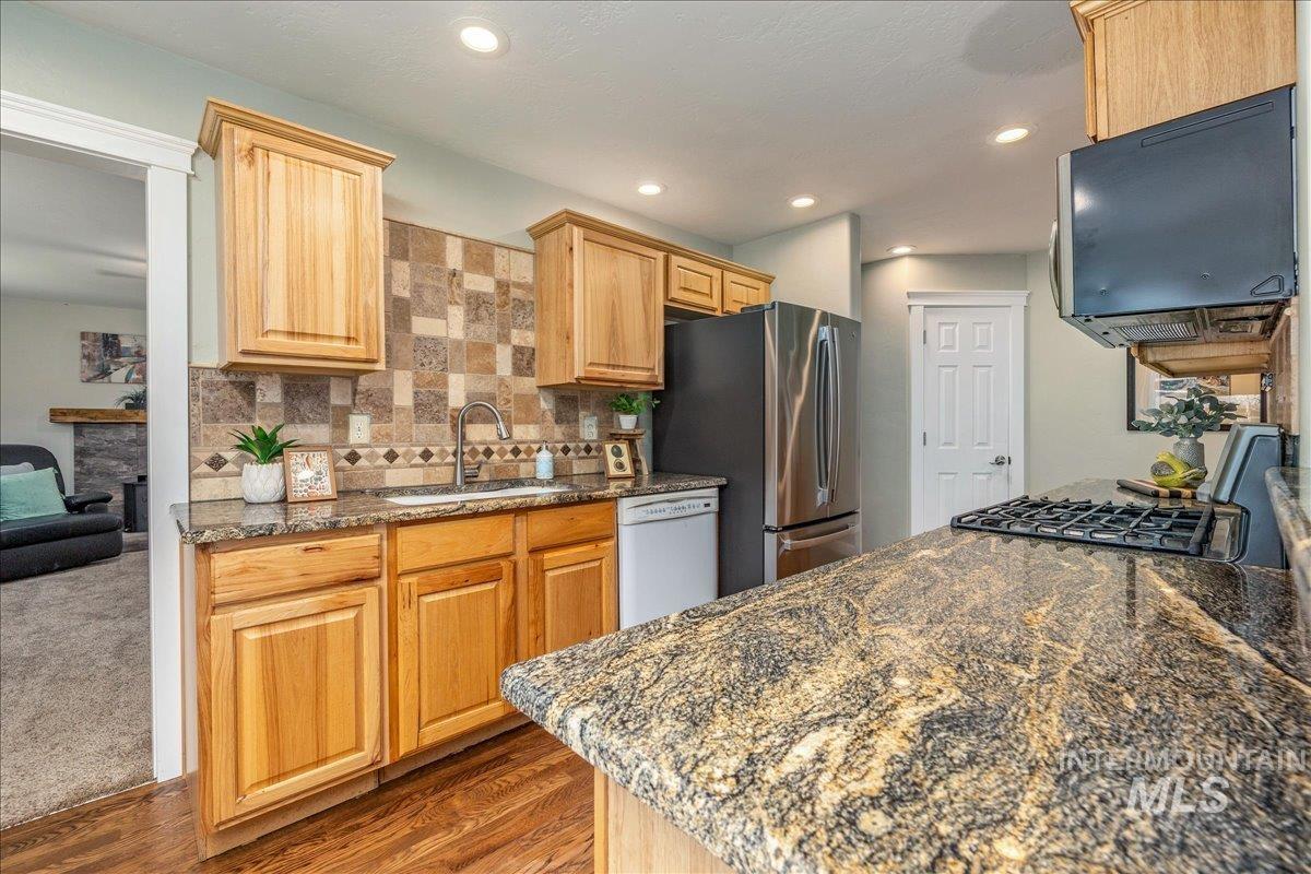 2405 S Scarlet St. Property Photo 12