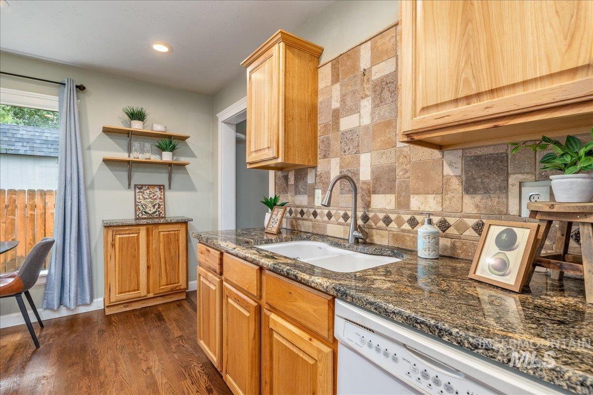 2405 S Scarlet St. Property Photo 15