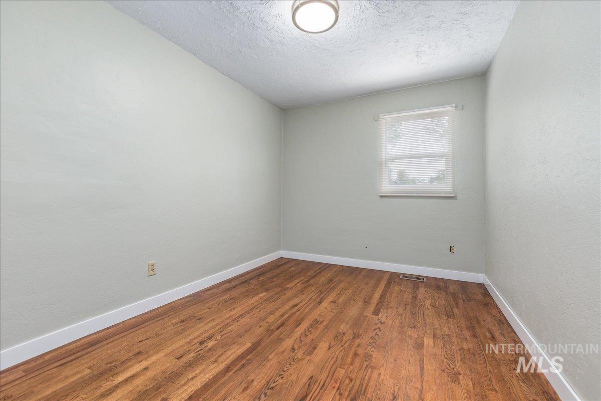 2405 S Scarlet St. Property Photo 32