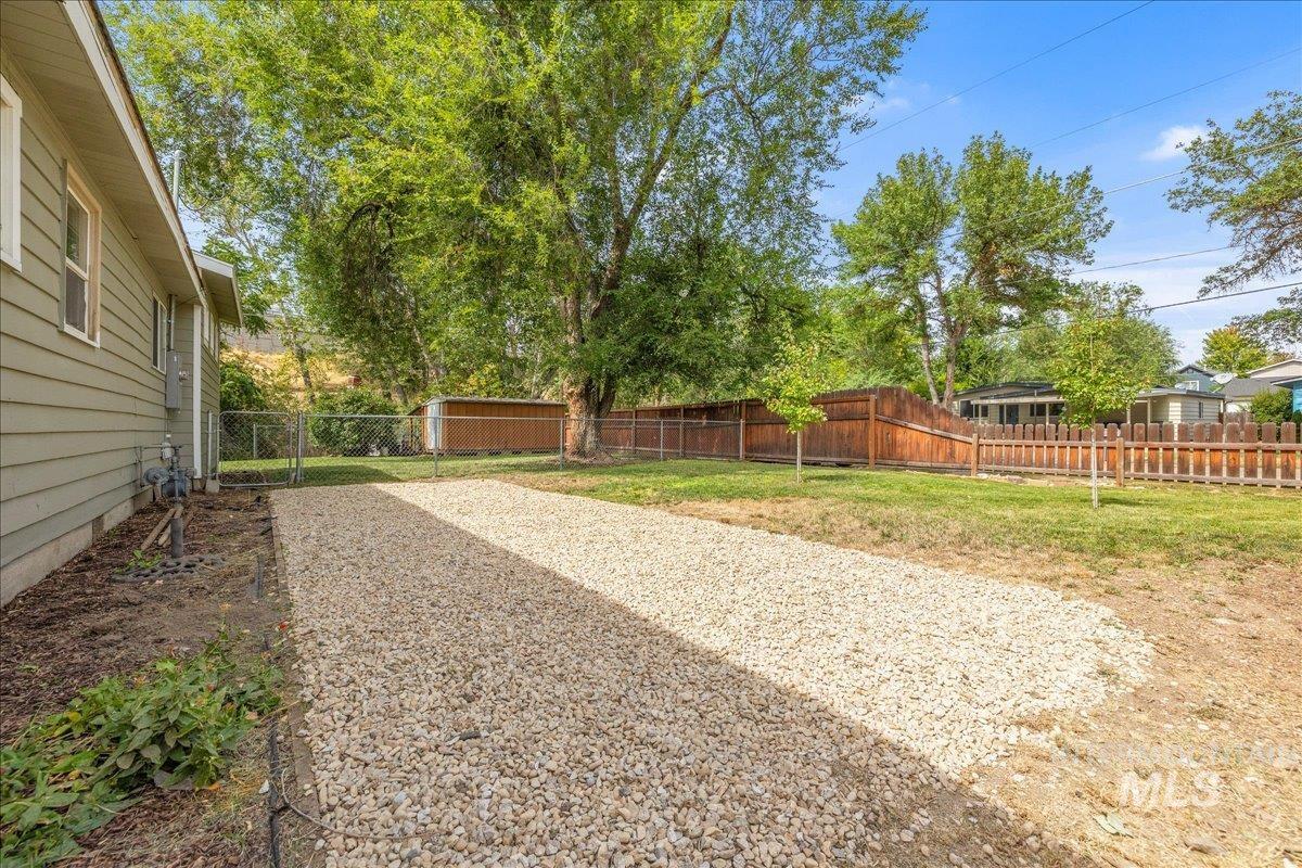 2405 S Scarlet St. Property Photo 35