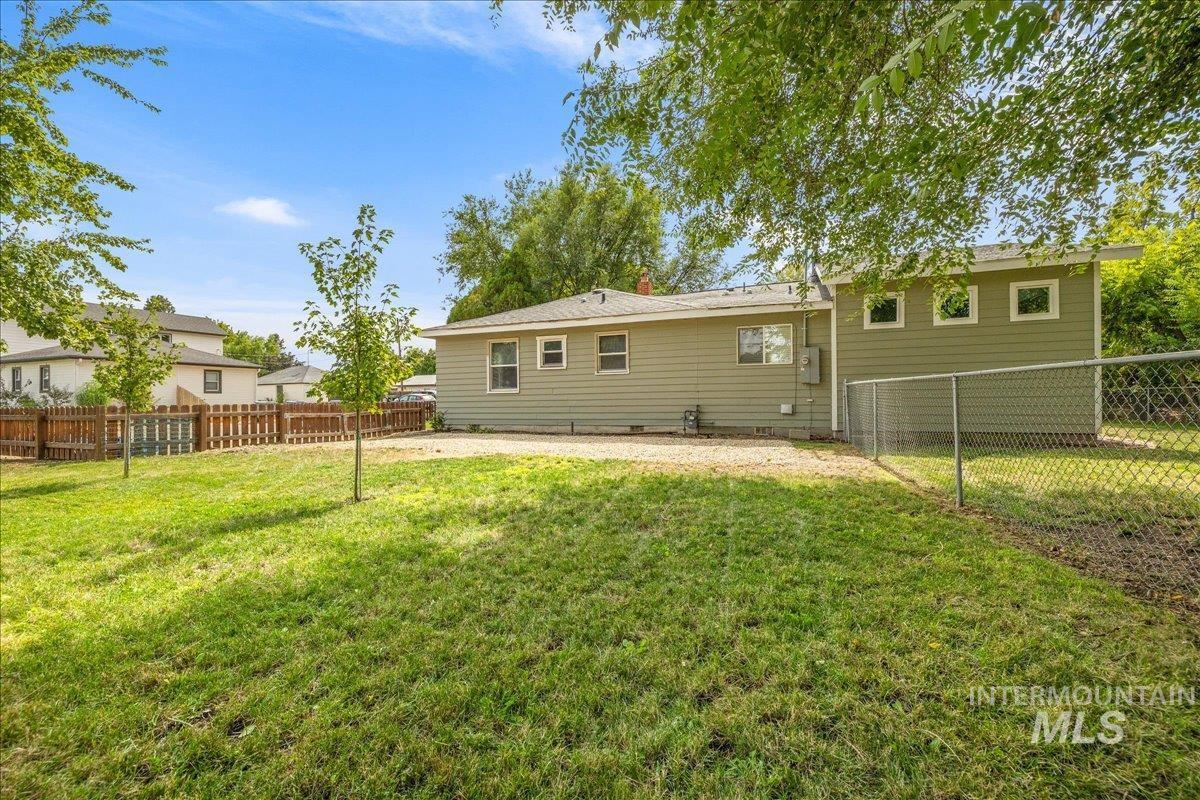 2405 S Scarlet St. Property Photo 36