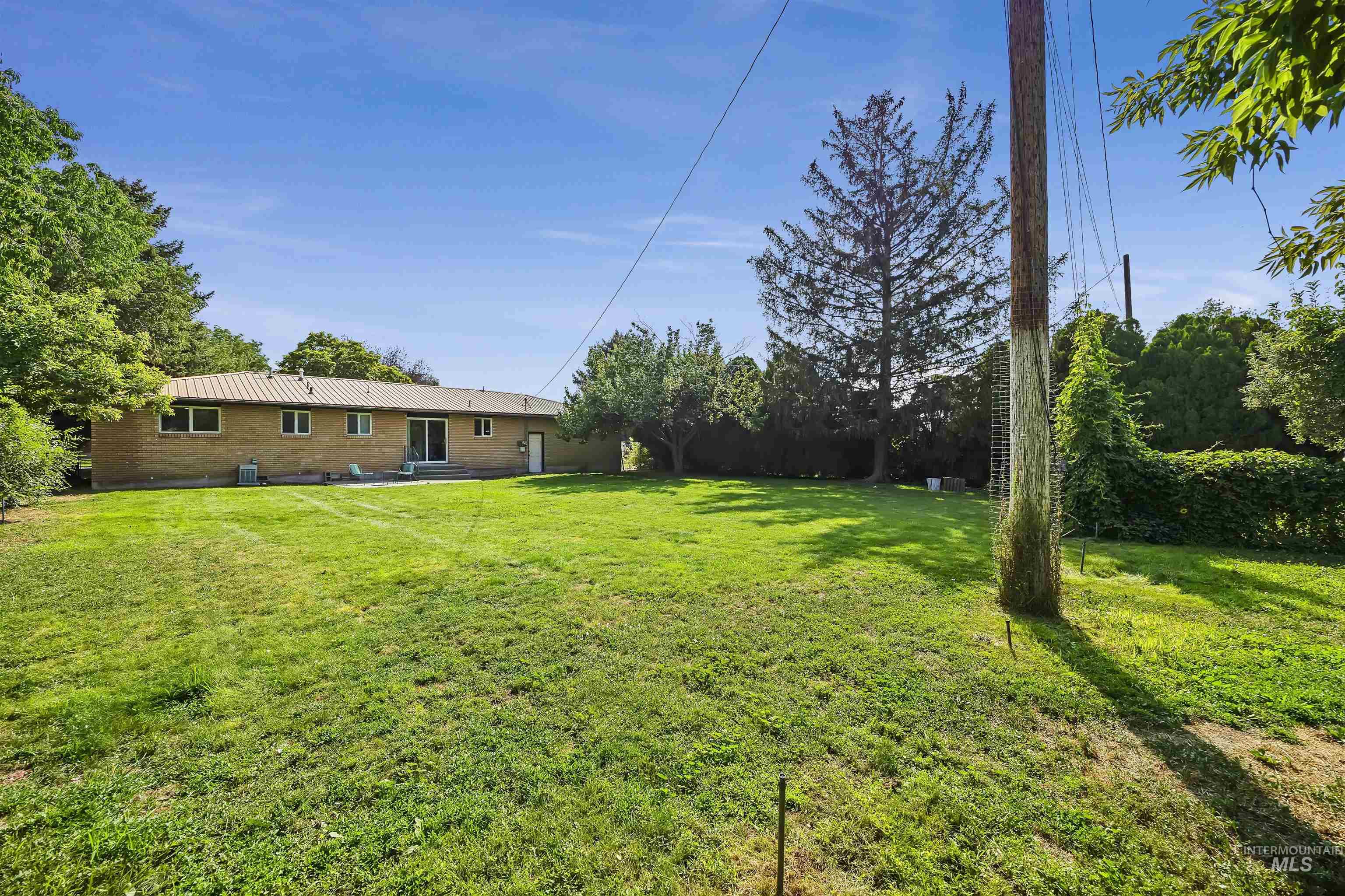 416 Dubois Ave Property Photo 25