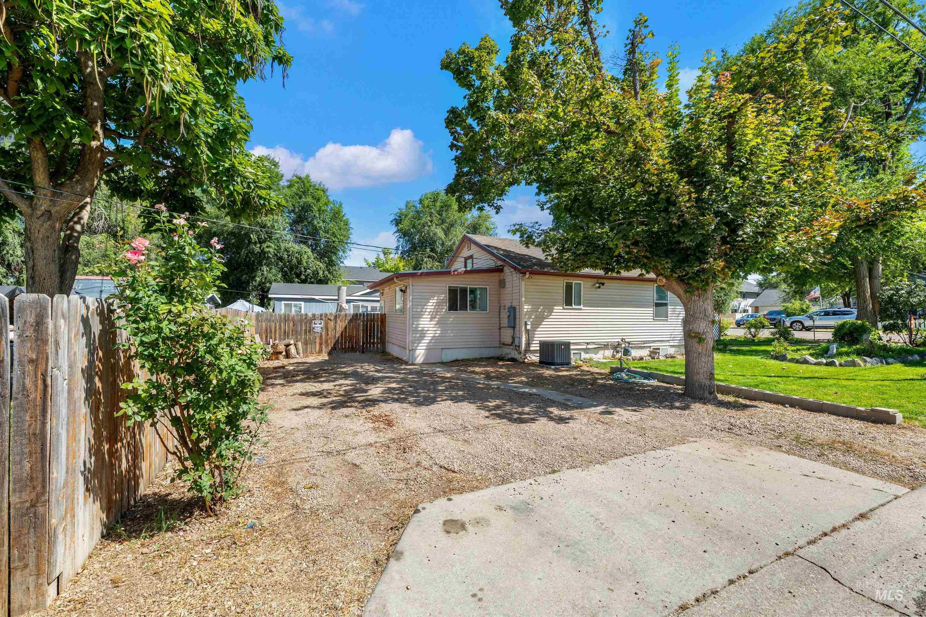 503 20th Avenue N Property Photo 3
