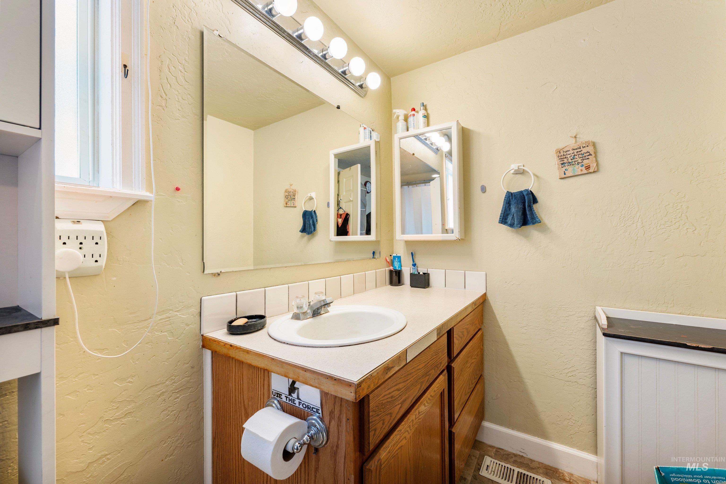 503 20th Avenue N Property Photo 17